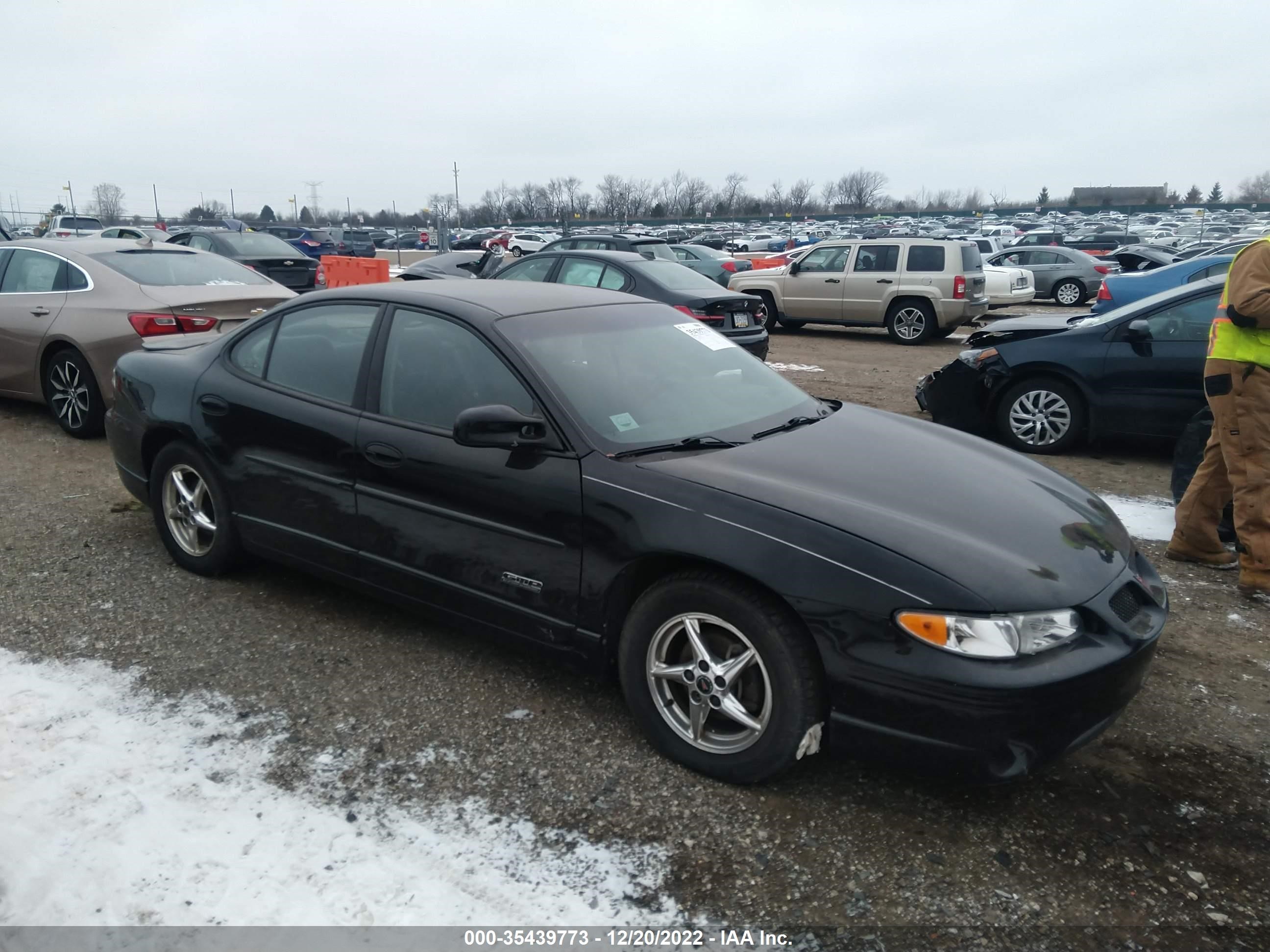 PONTIAC GRAND PRIX 2002 1g2wr52192f235522