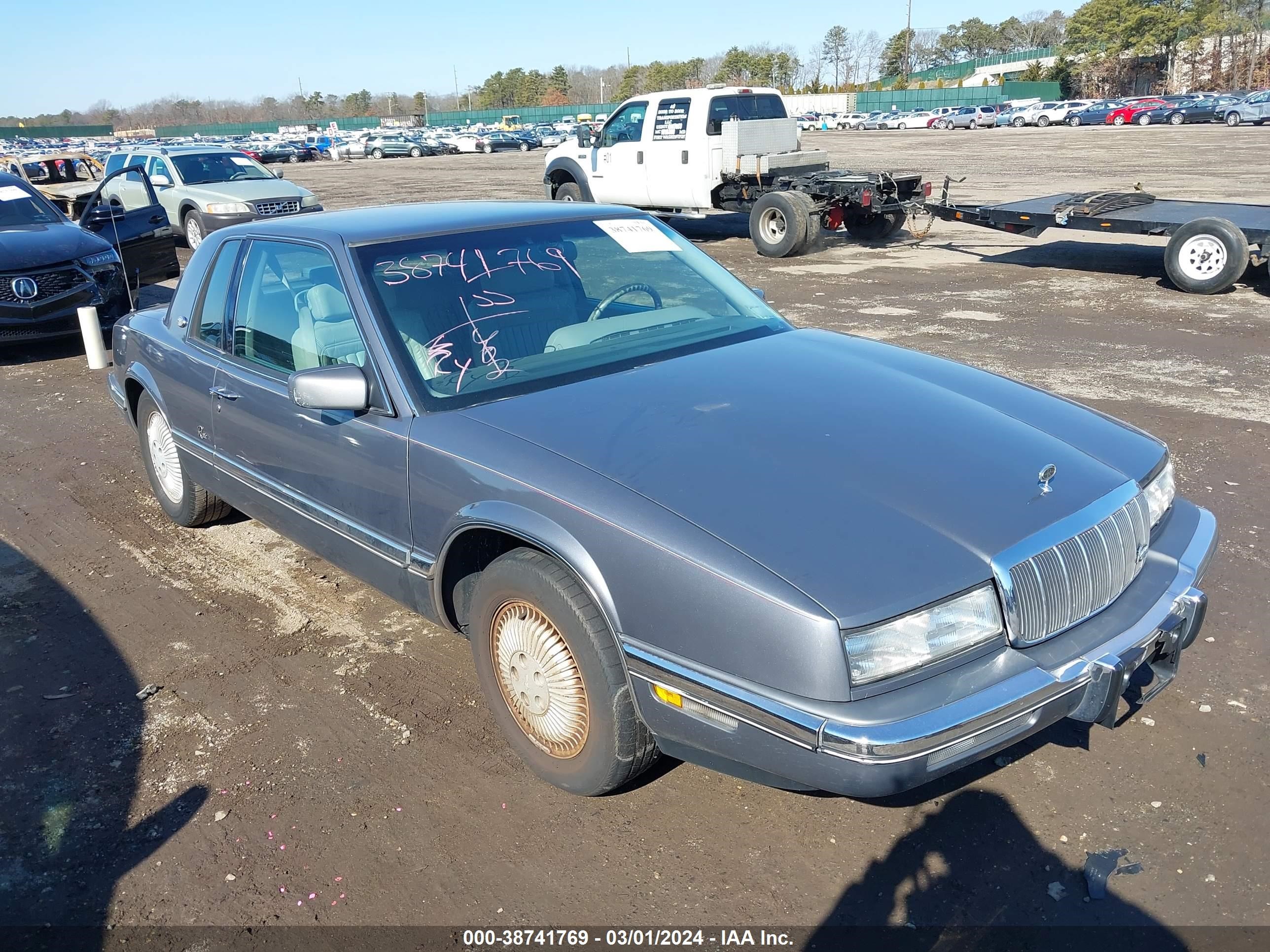 BUICK RIVIERA 1992 1g4ez13l7nu412421