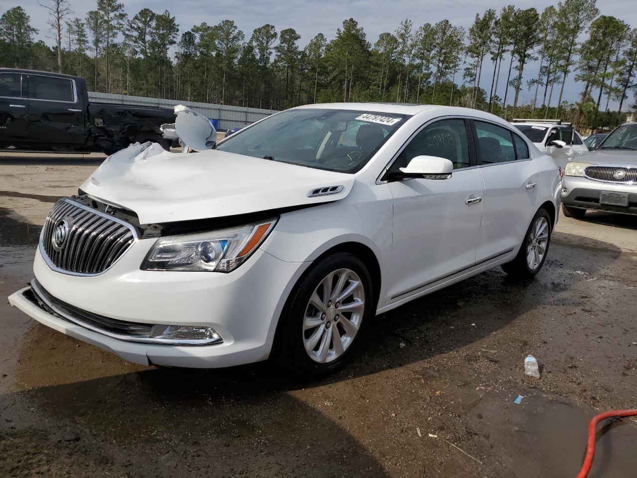 BUICK LACROSSE 2015 1g4gb5g33ff260304