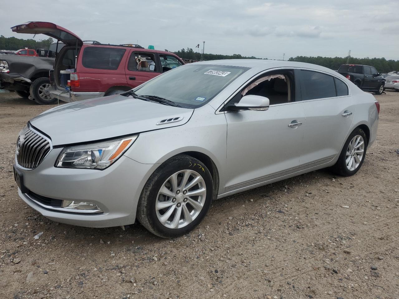 BUICK LACROSSE 2016 1g4gb5g39gf160001