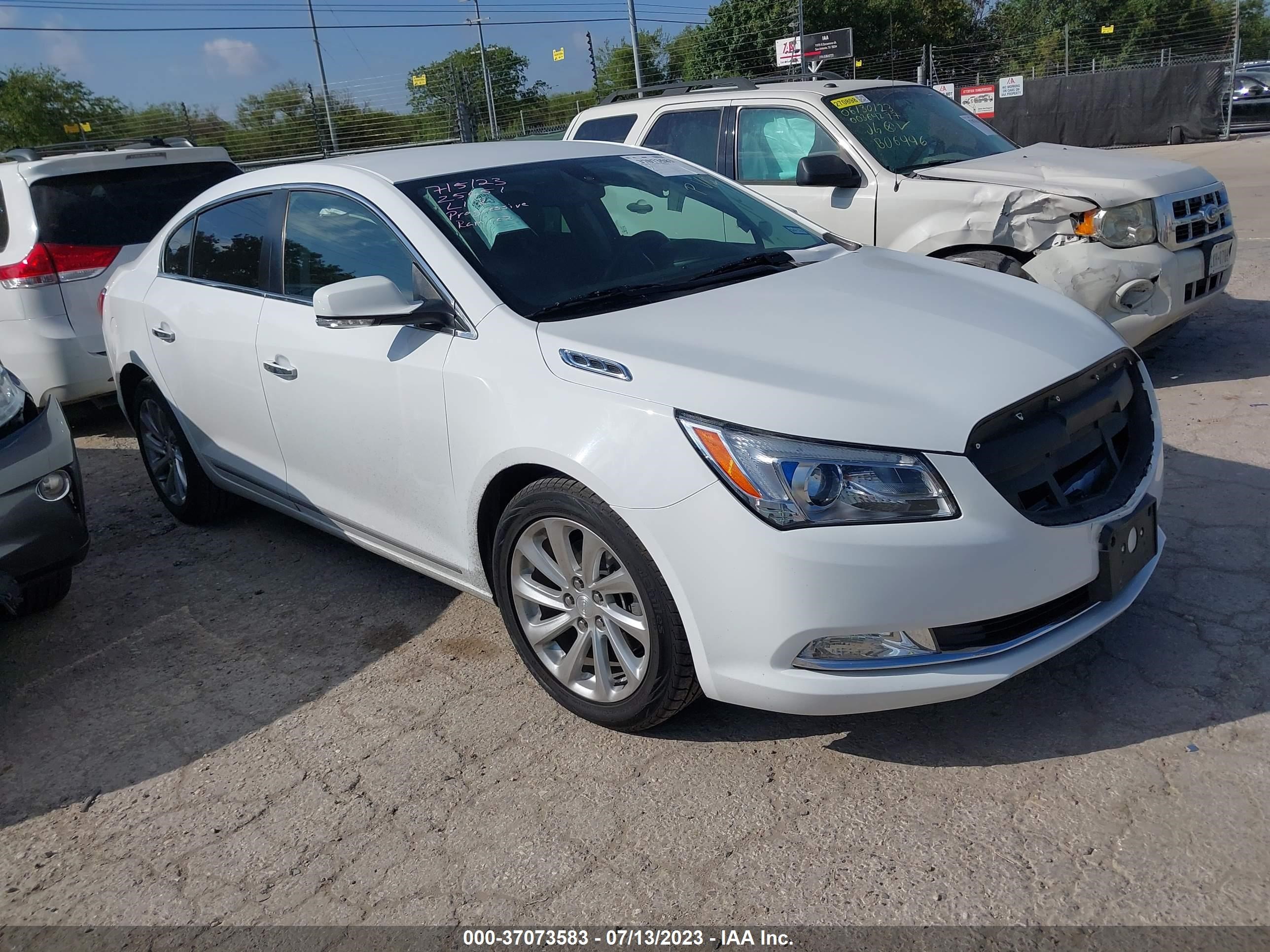 BUICK LACROSSE 2016 1g4gb5g3xgf103225