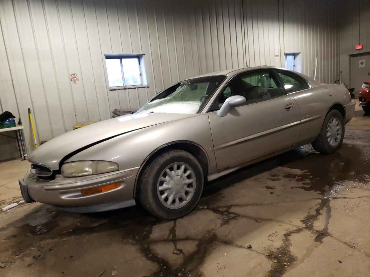 BUICK RIVIERA 1997 1g4gd2219v4718792