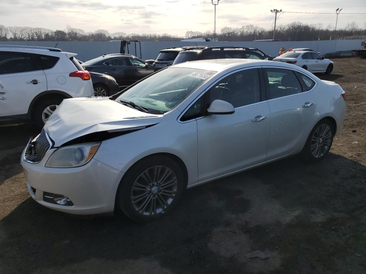 BUICK VERANO 2013 1g4pt5sv9d4236605