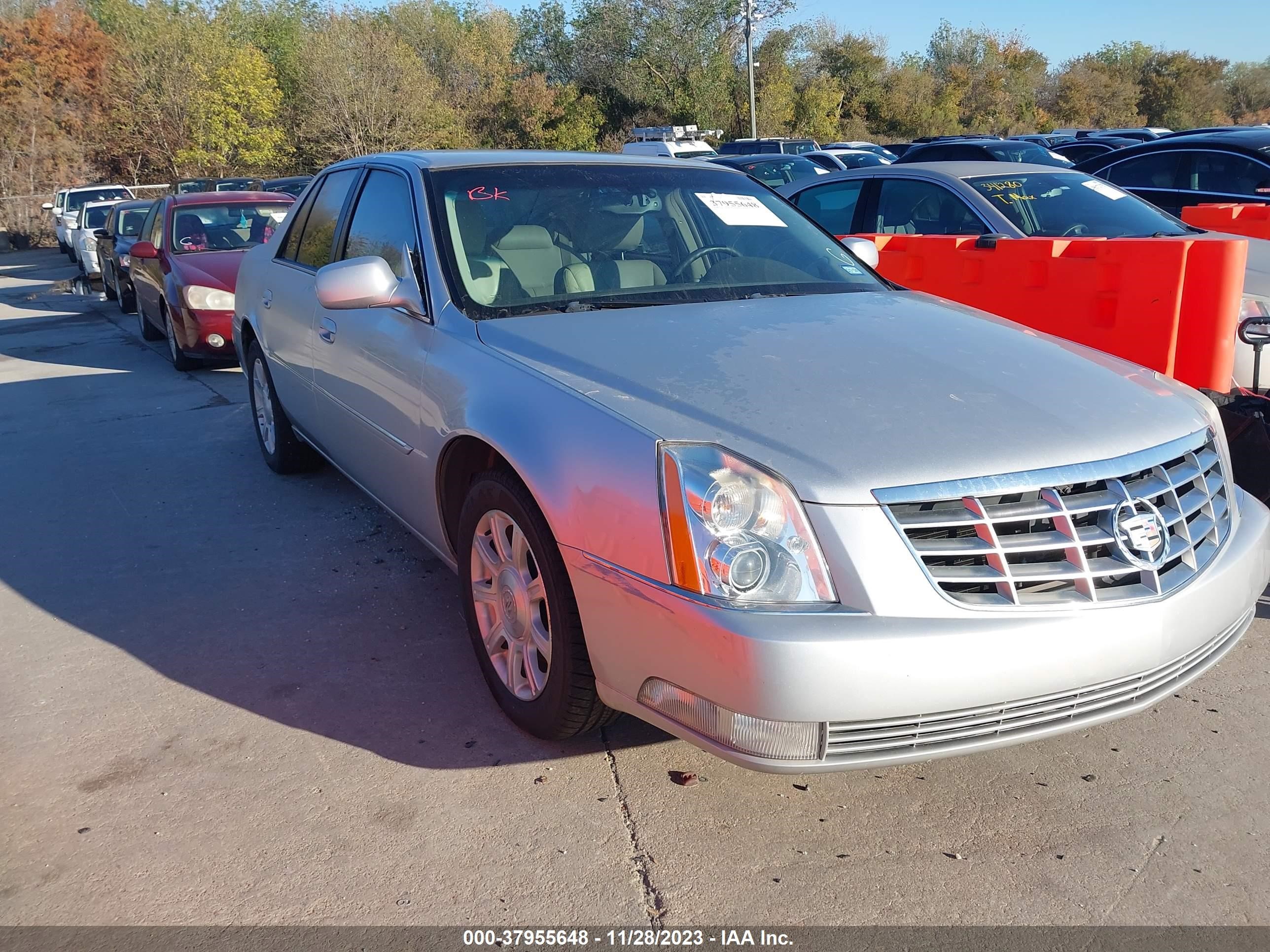 CADILLAC DTS 2010 1g6ka5ey2au122096