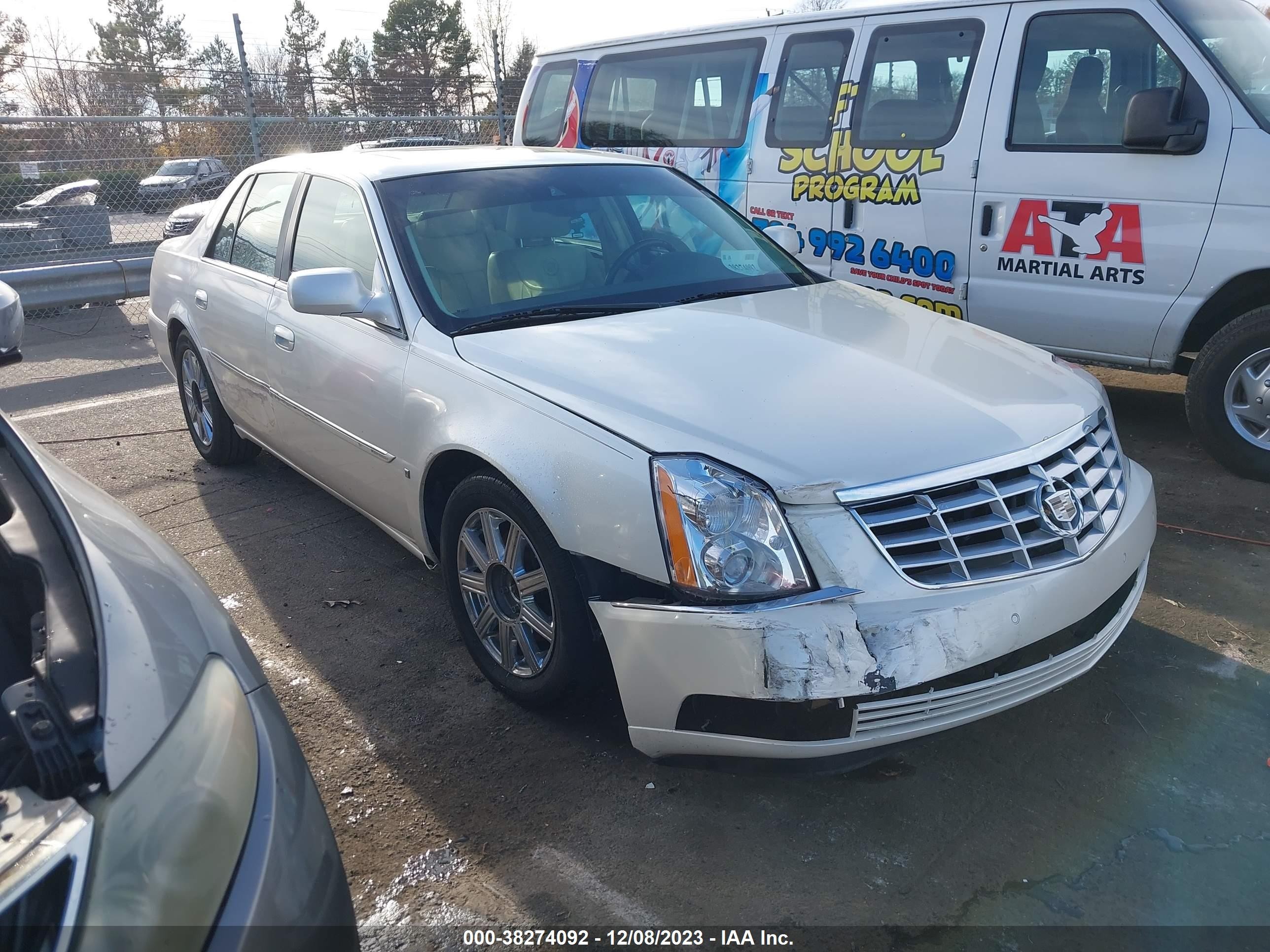 CADILLAC DTS 2008 1g6kd57y08u156603