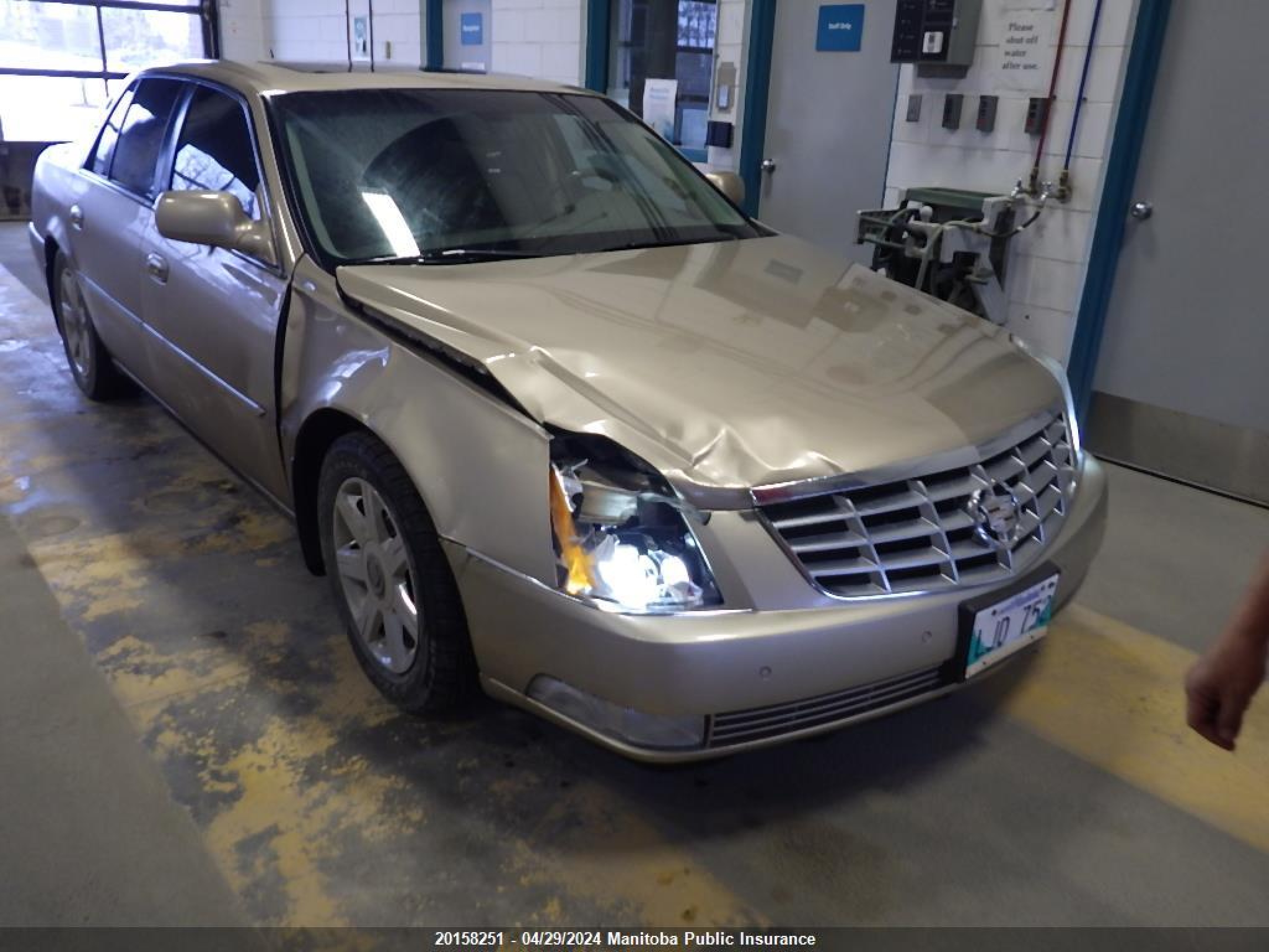 CADILLAC DTS 2006 1g6kd57y86u188292