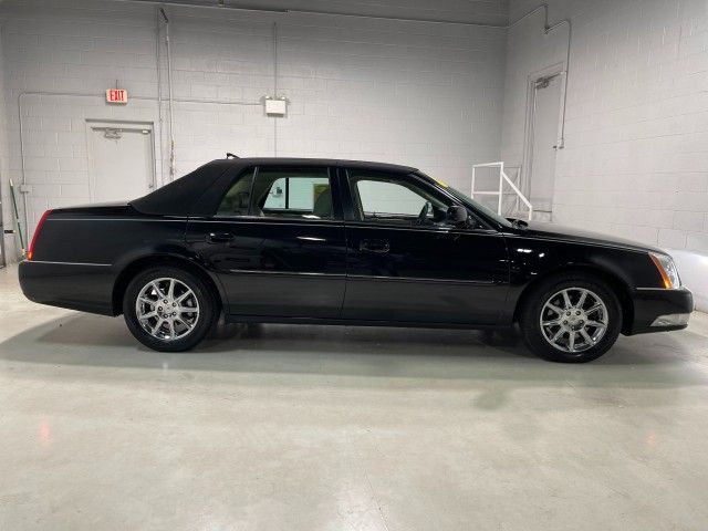 CADILLAC DTS 2011 1g6kd5e6xbu124184