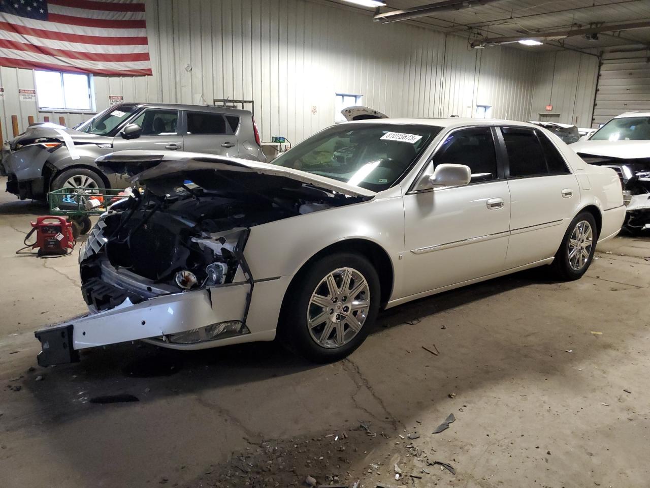 CADILLAC DTS 2010 1g6kh5ey1au114390