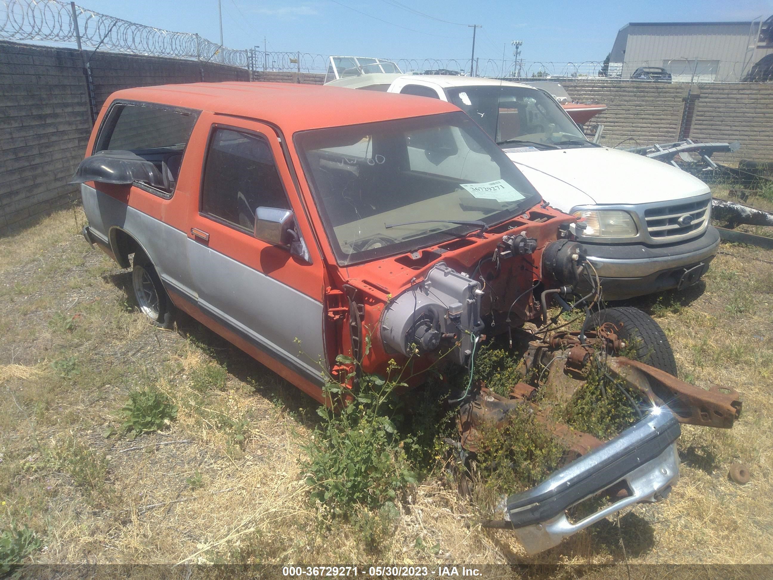 CHEVROLET BLAZER 1984 1g8cs18b0e8119060