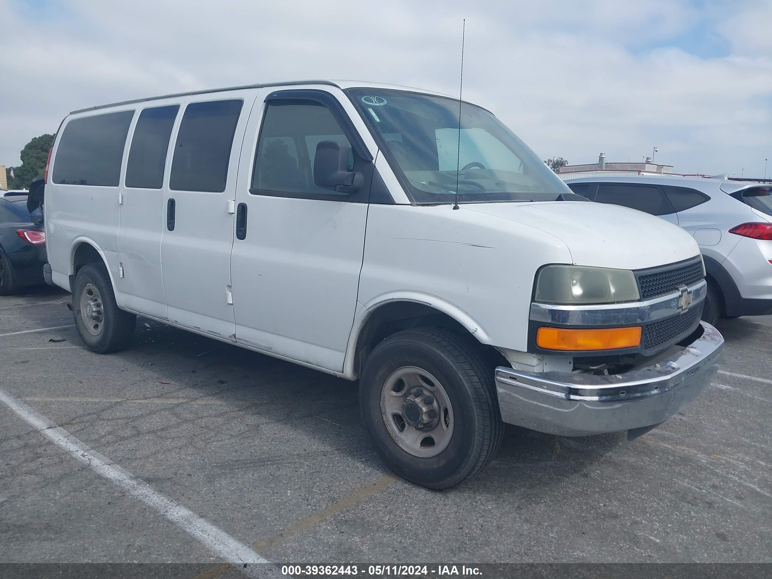 CHEVROLET EXPRESS 2008 1gahg35k681100113