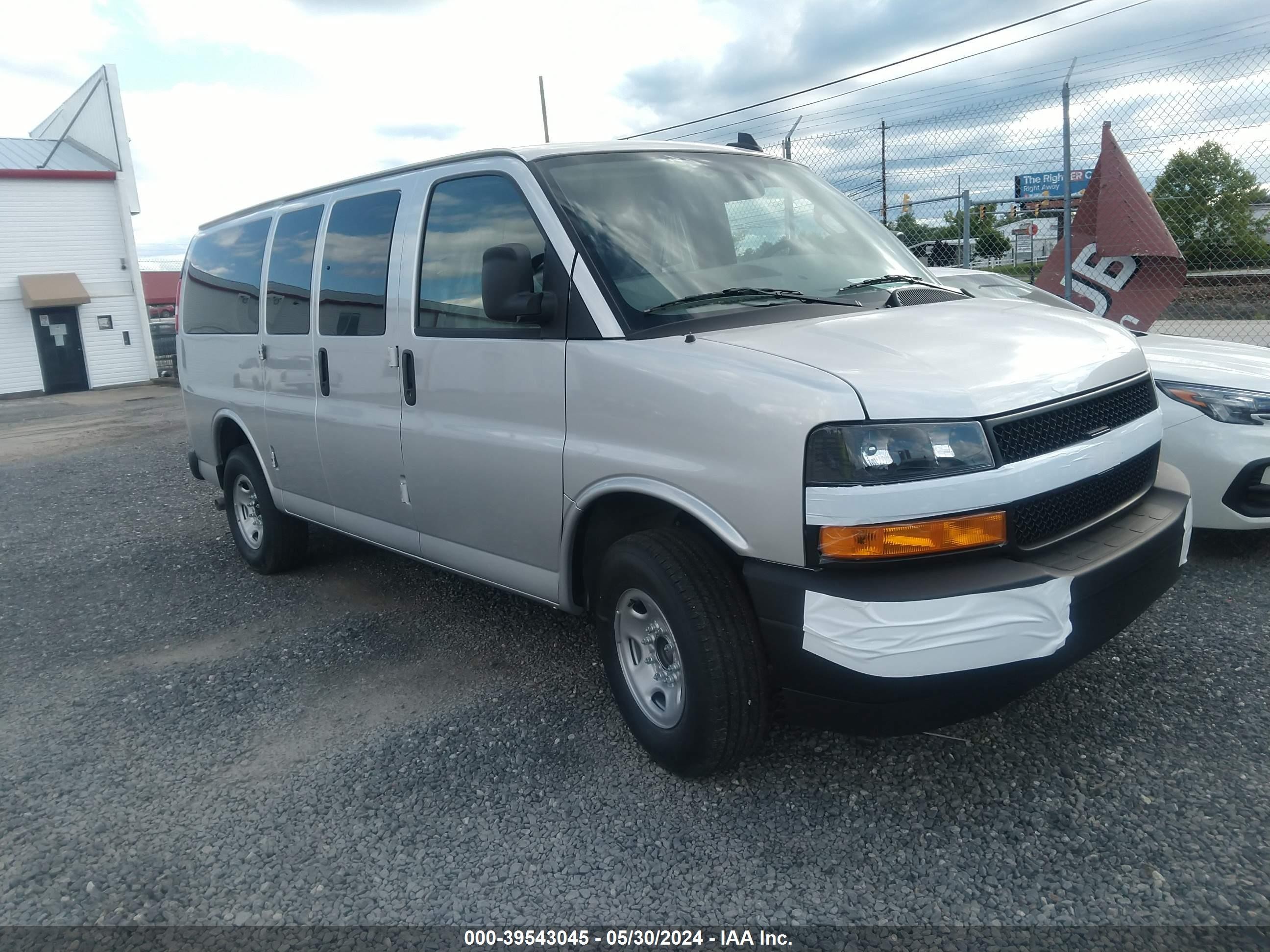 CHEVROLET EXPRESS 2024 1gawgefp3r1179125