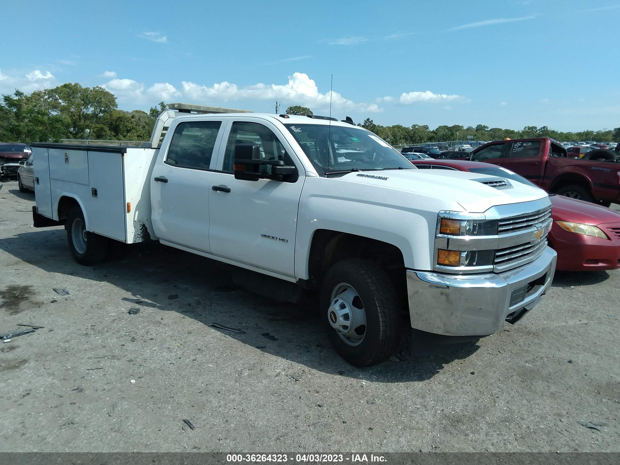 CHEVROLET SILVERADO 2018 1gb4kycy9jf209770