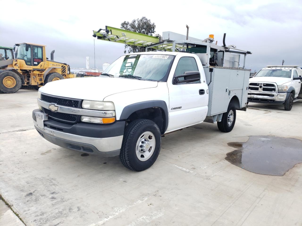 CHEVROLET SILVERADO 2002 1gbhc24u12e181543