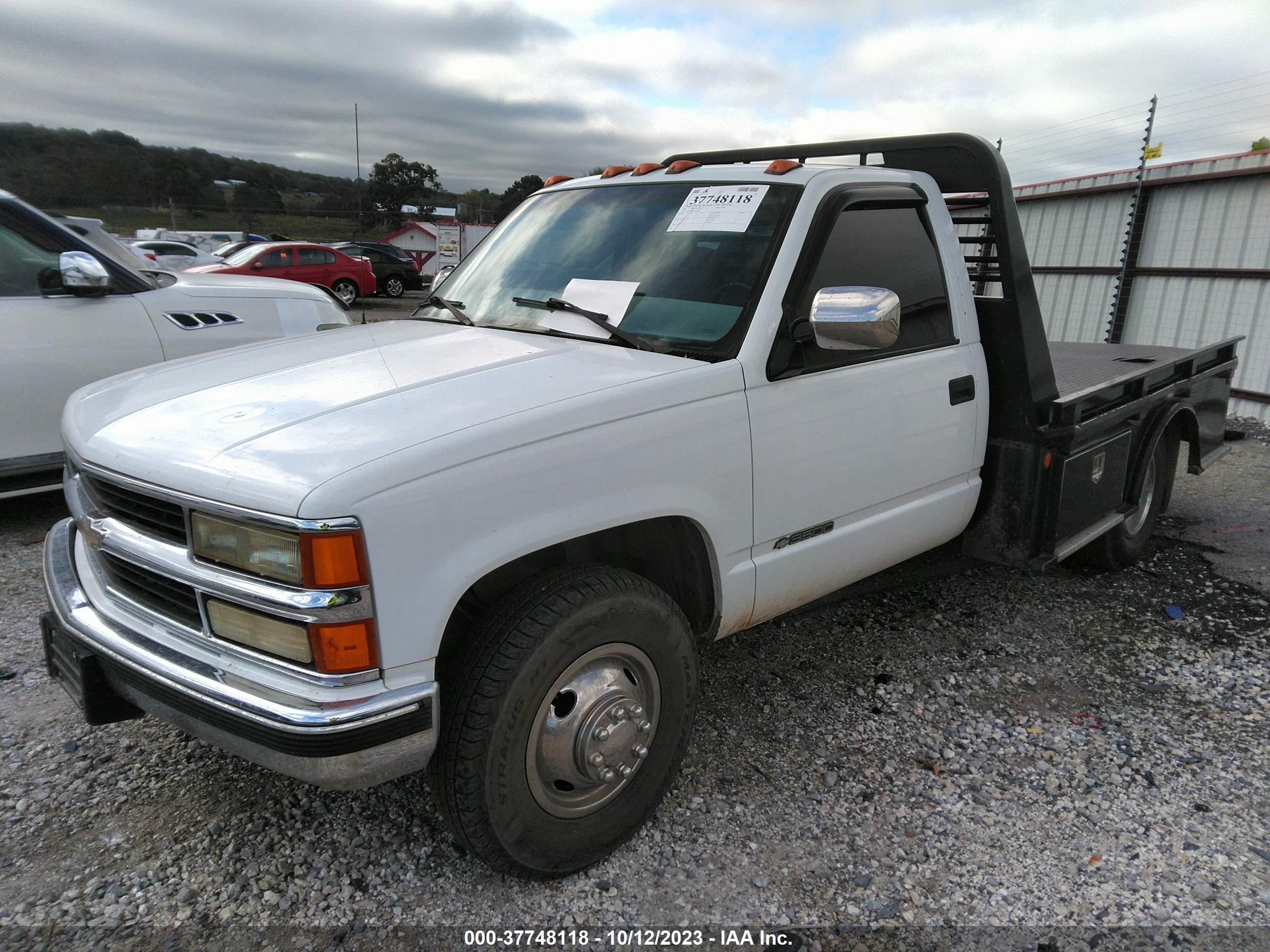 CHEVROLET C/K 2000 1gbjc34j8yf480155