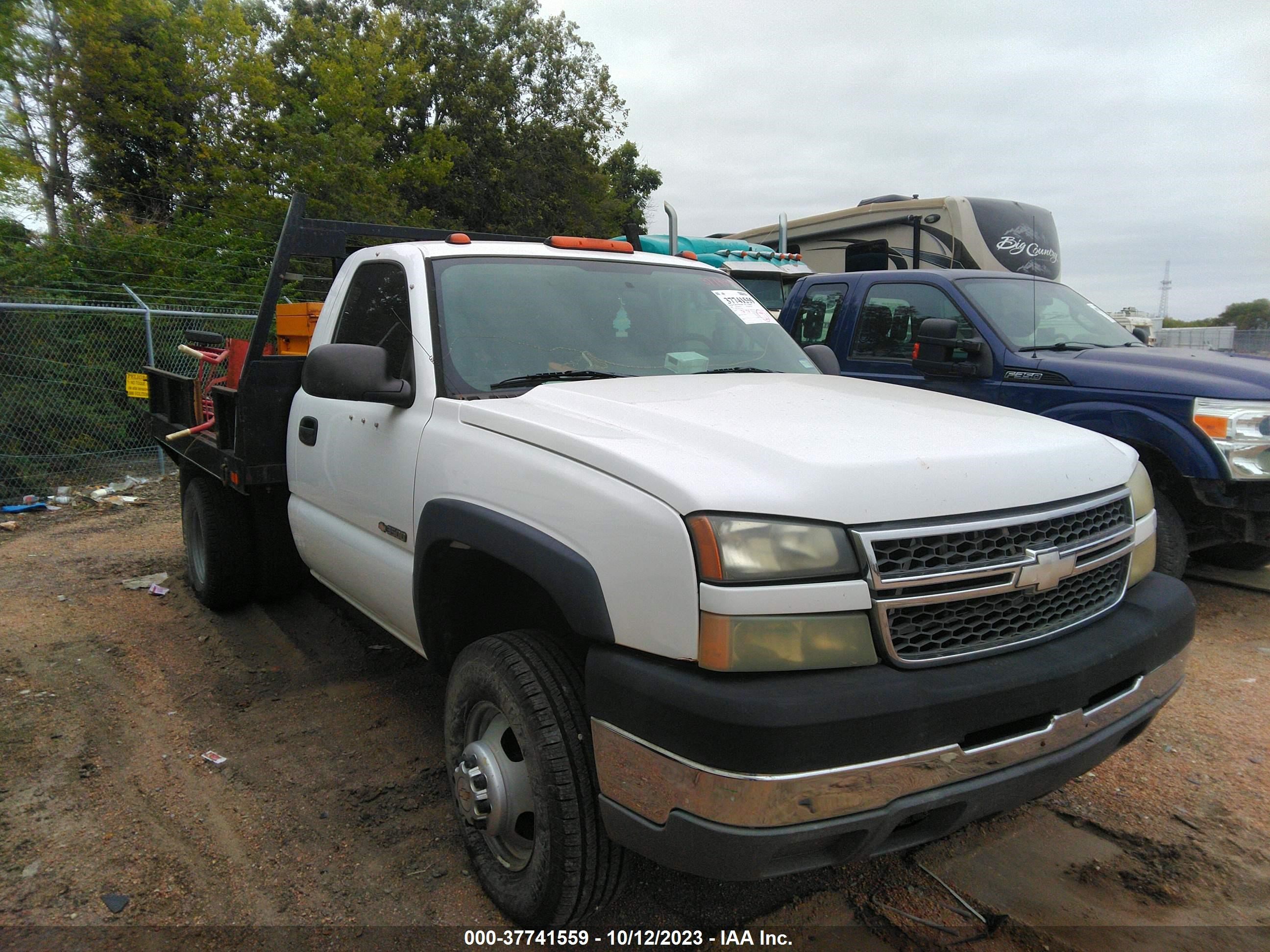 CHEVROLET SILVERADO 2005 1gbjc34u65e255664