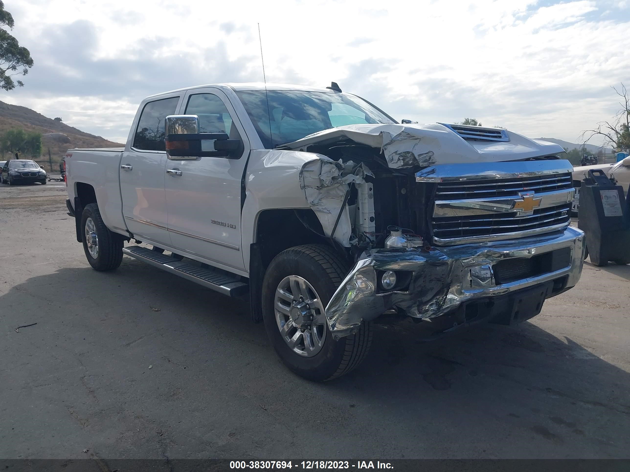 CHEVROLET SILVERADO 2018 1gc4k0cy3jf230188