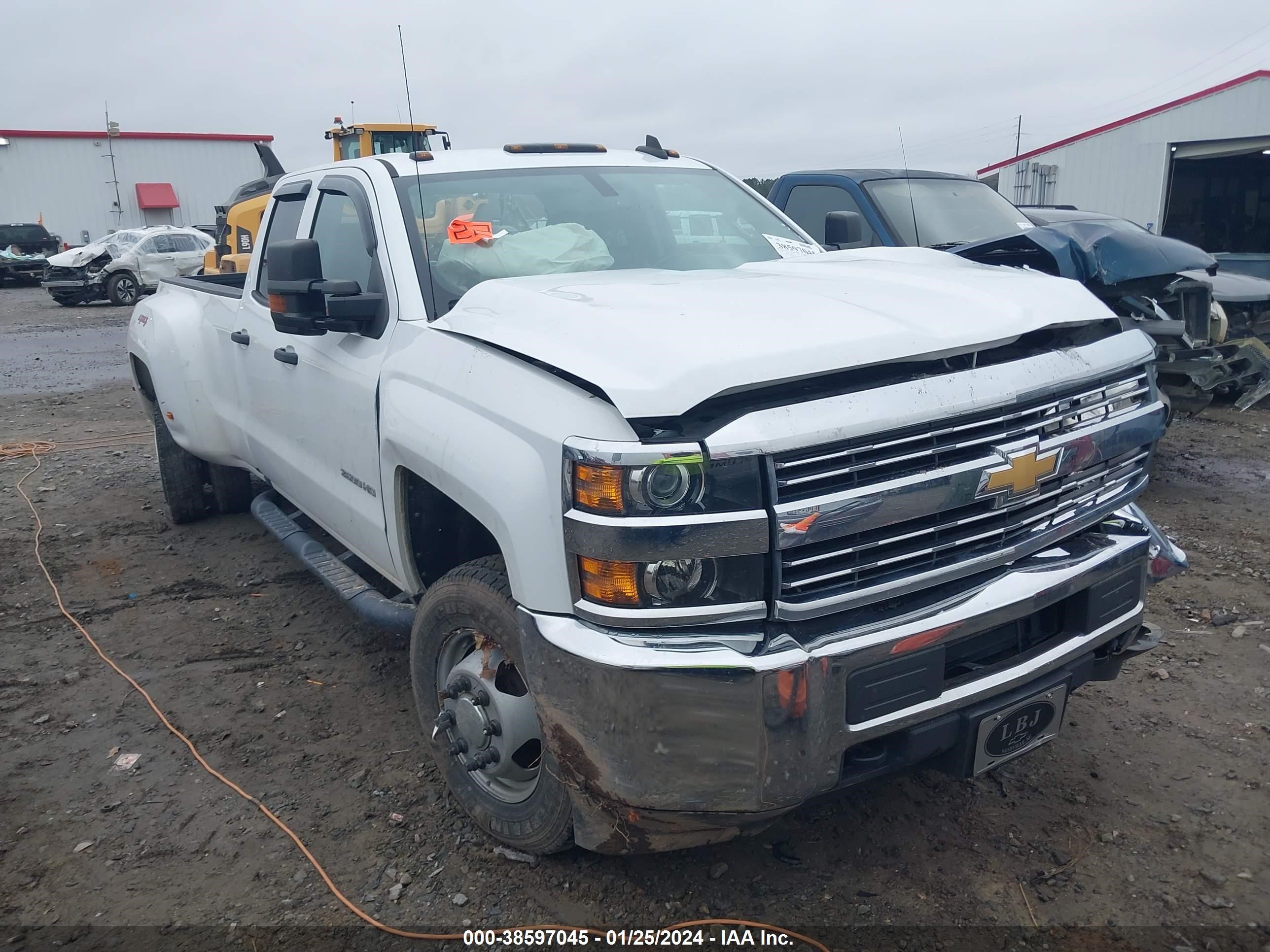 CHEVROLET SILVERADO 2018 1gc5kycg8jz164553