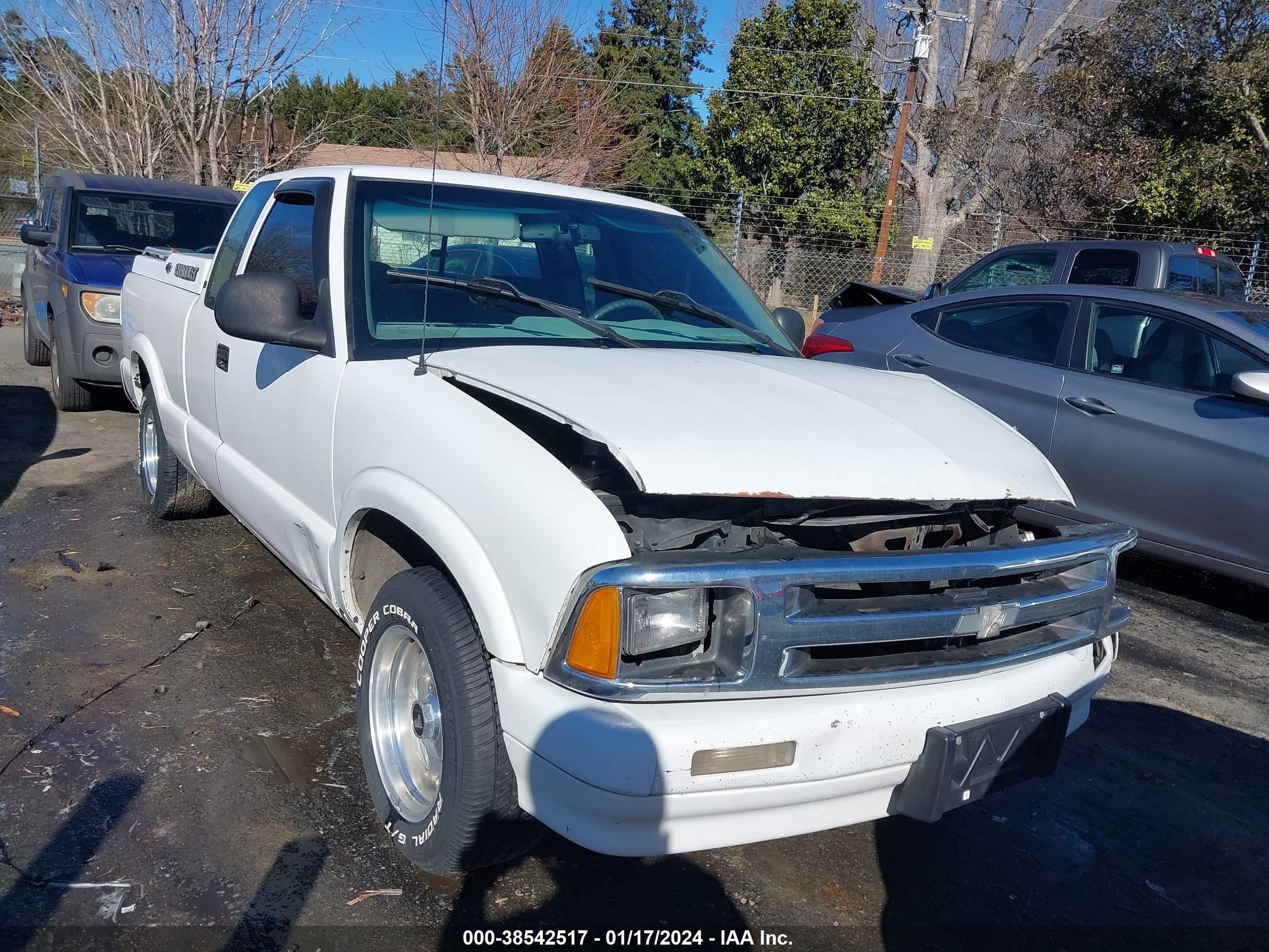 CHEVROLET S-10 PICKUP 1995 1gccs19z9s8260464