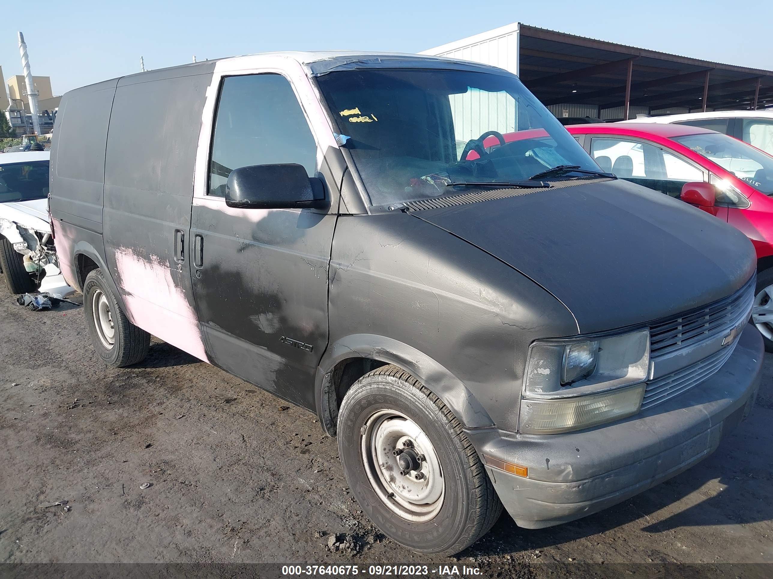 CHEVROLET ASTRO 2000 1gcdm19w5yb100856