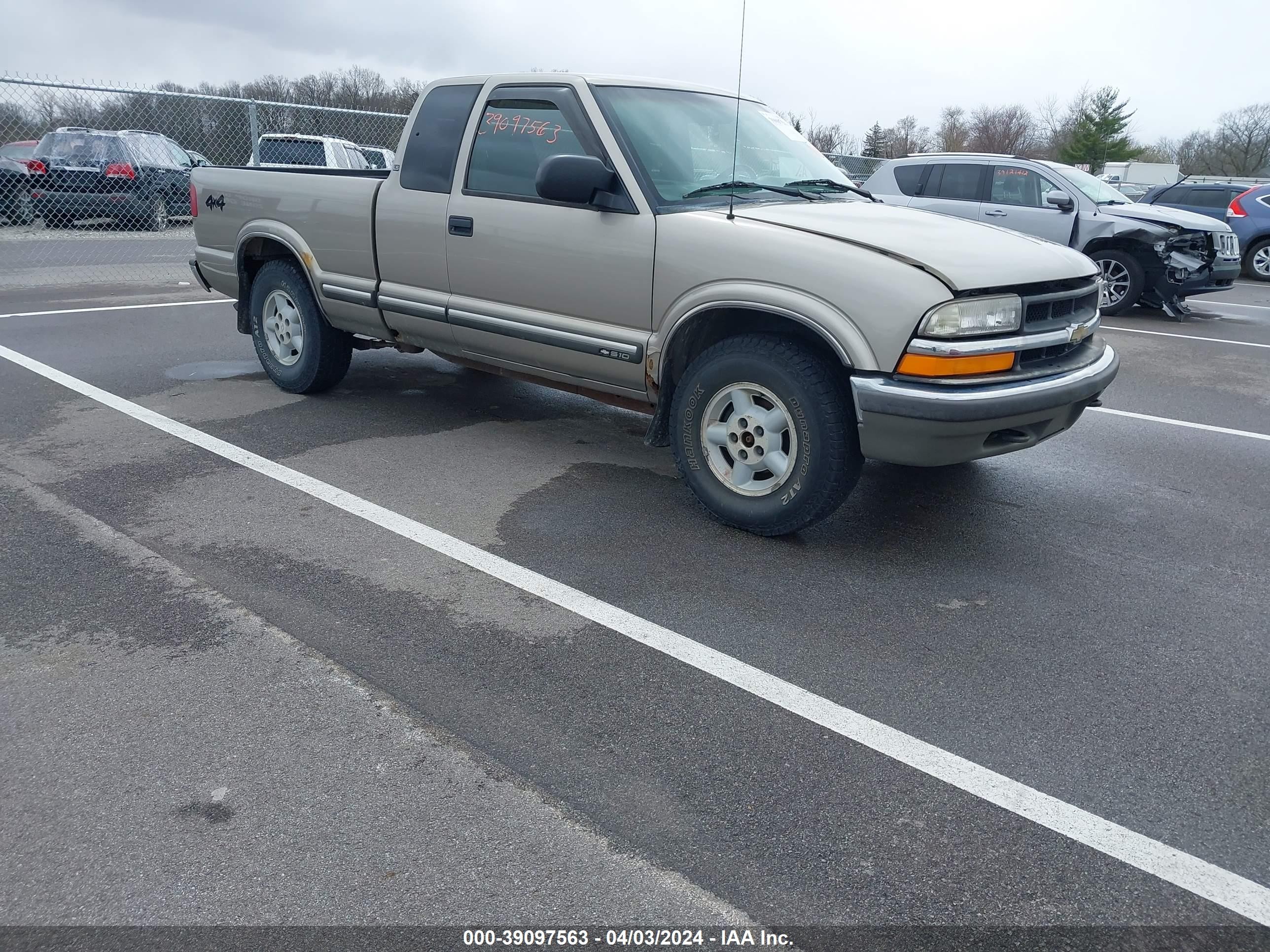 CHEVROLET S-10 PICKUP 2000 1gcdt19w5y8117009