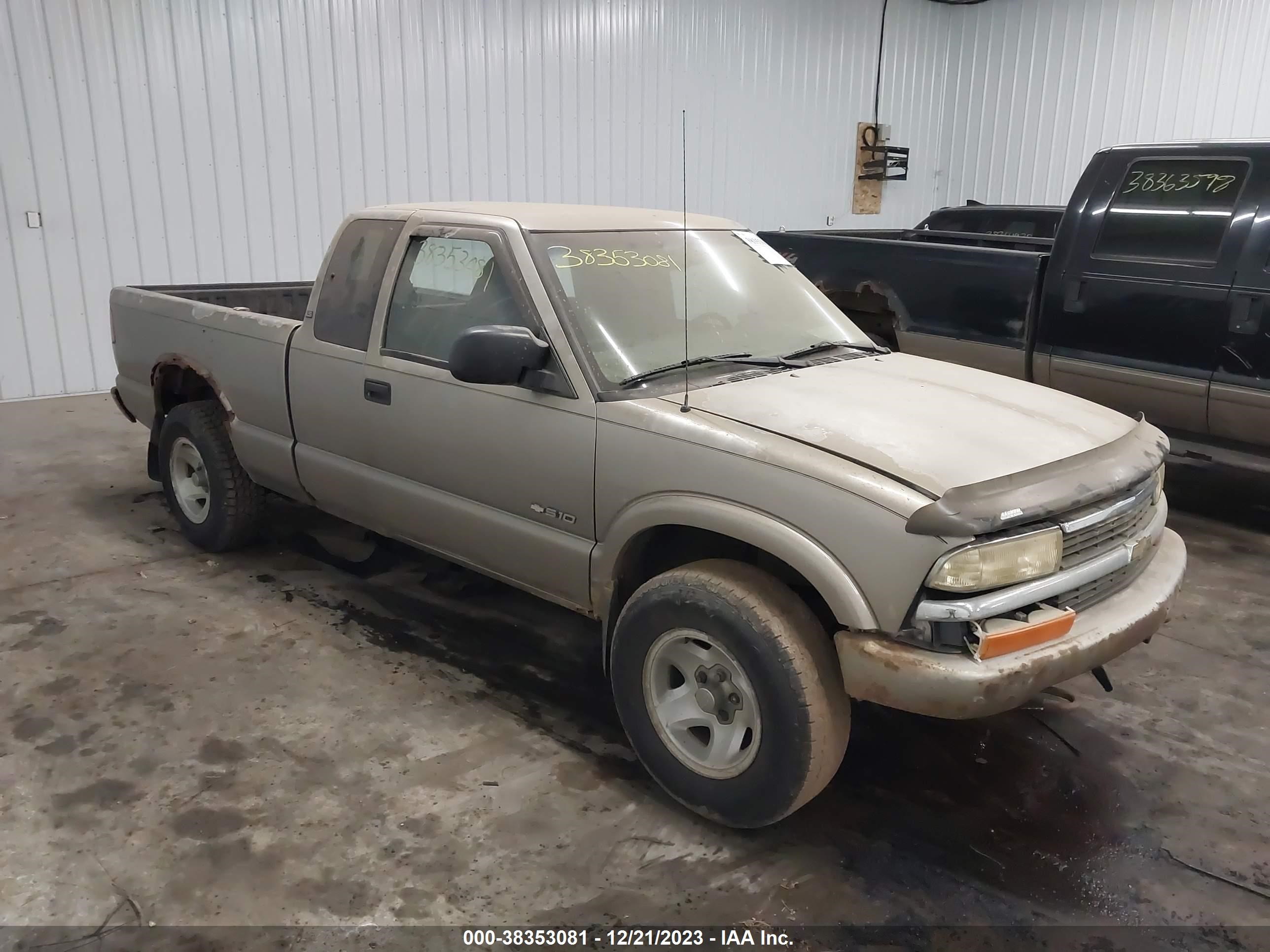 CHEVROLET S-10 PICKUP 2000 1gcdt19w7y8122423