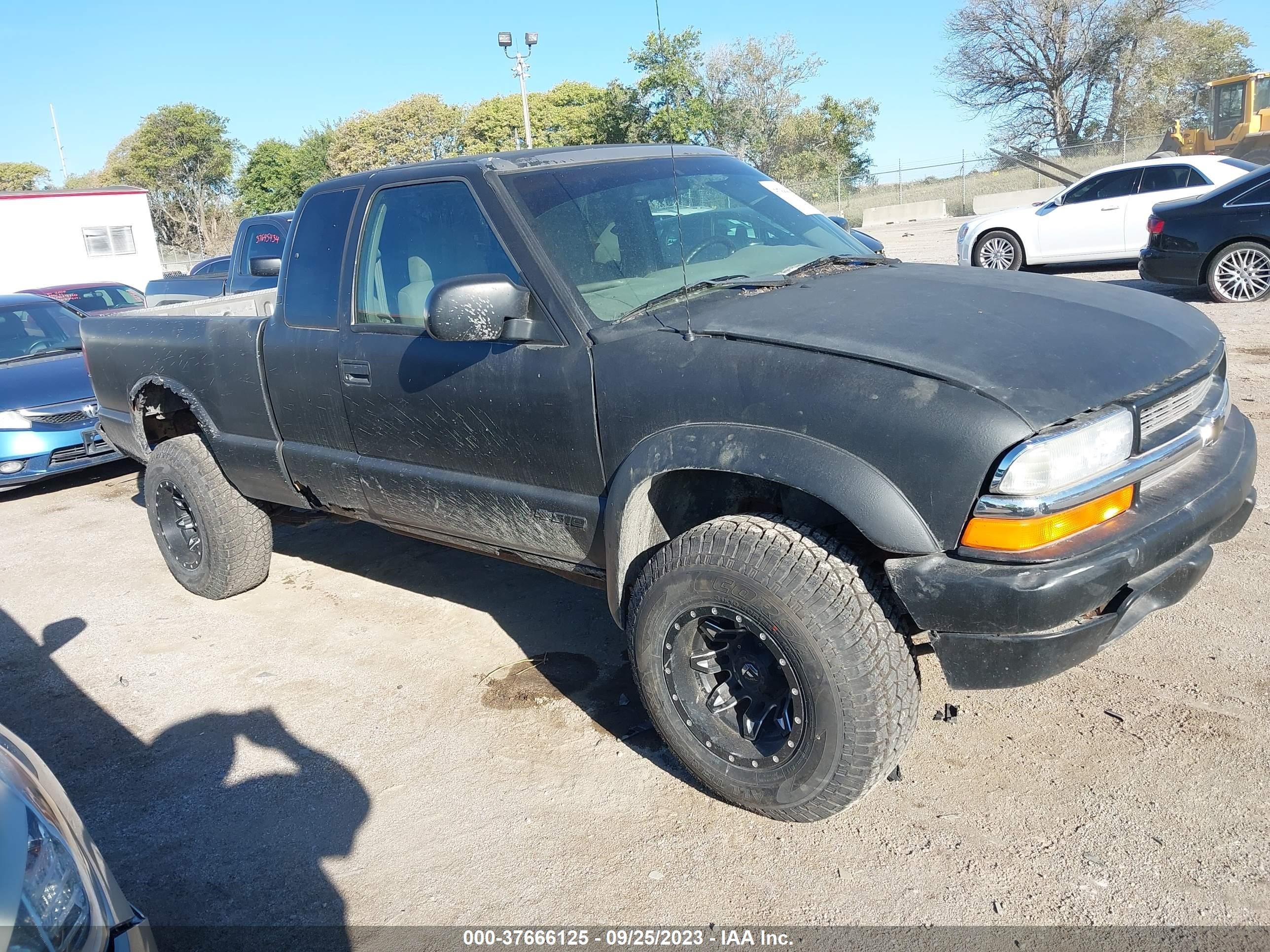 CHEVROLET S-10 PICKUP 2003 1gcdt19x238115543