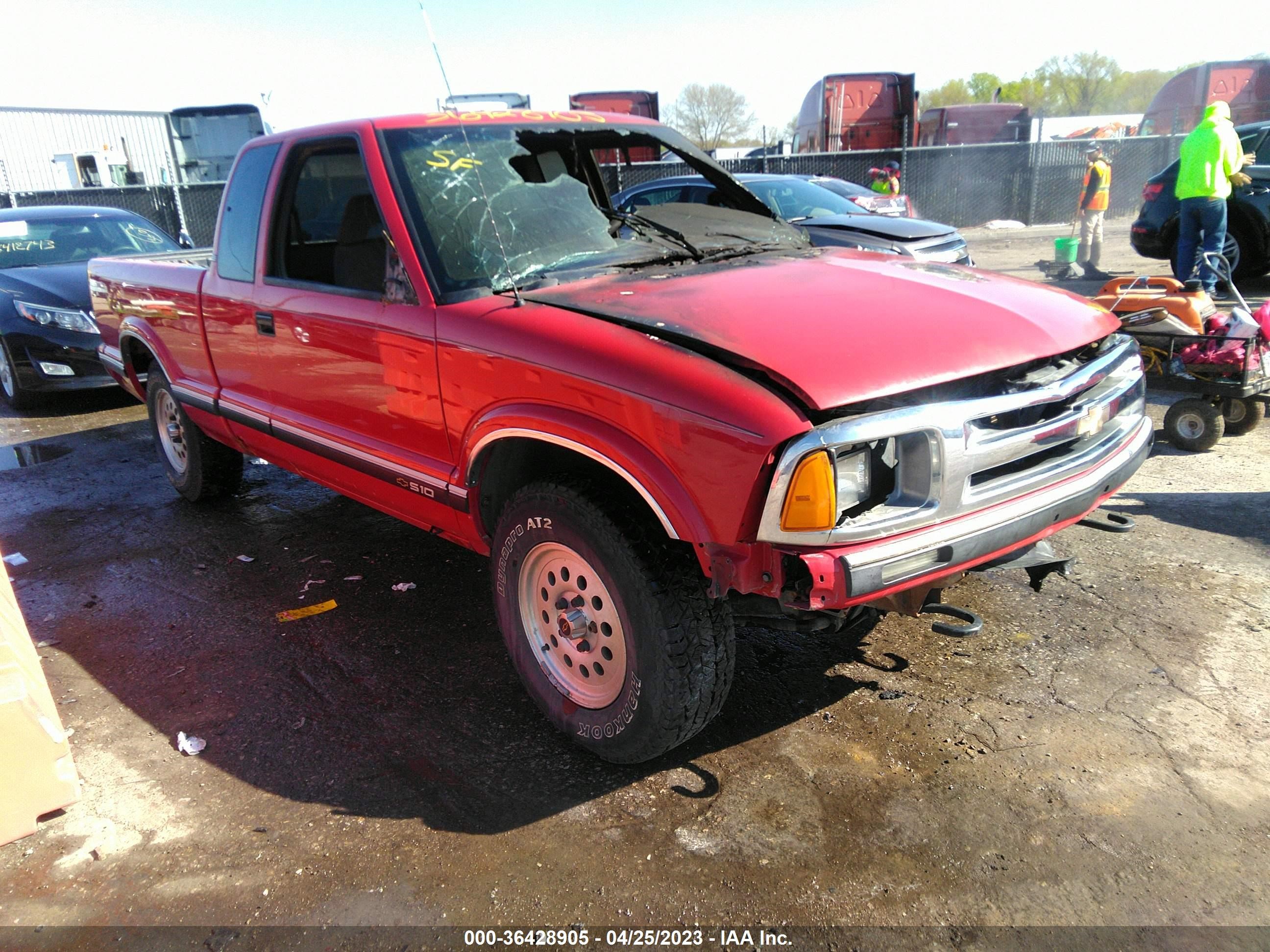 CHEVROLET S-10 PICKUP 1996 1gcdt19x3tk118051