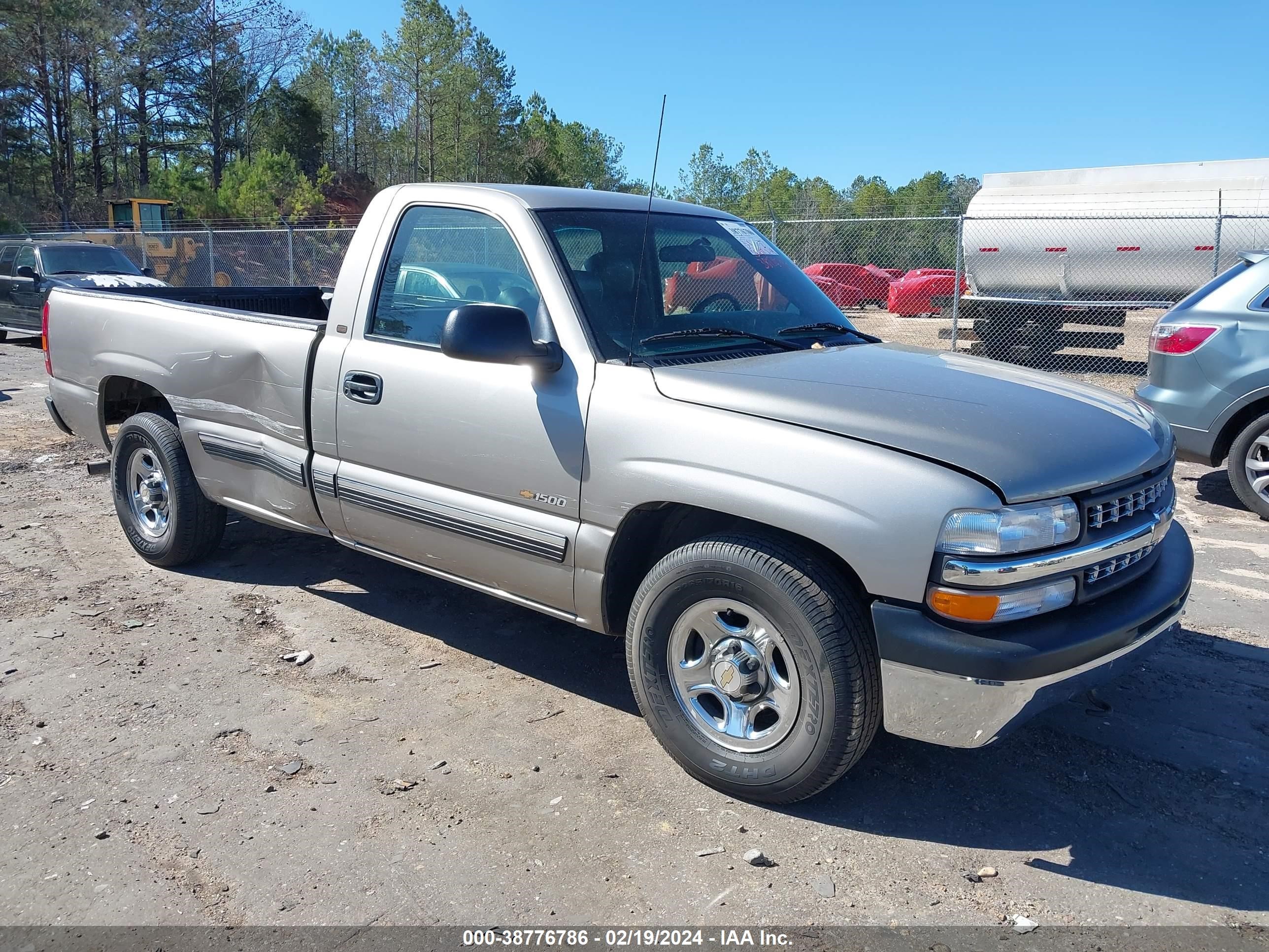 CHEVROLET SILVERADO 2000 1gcec14v6ye326585