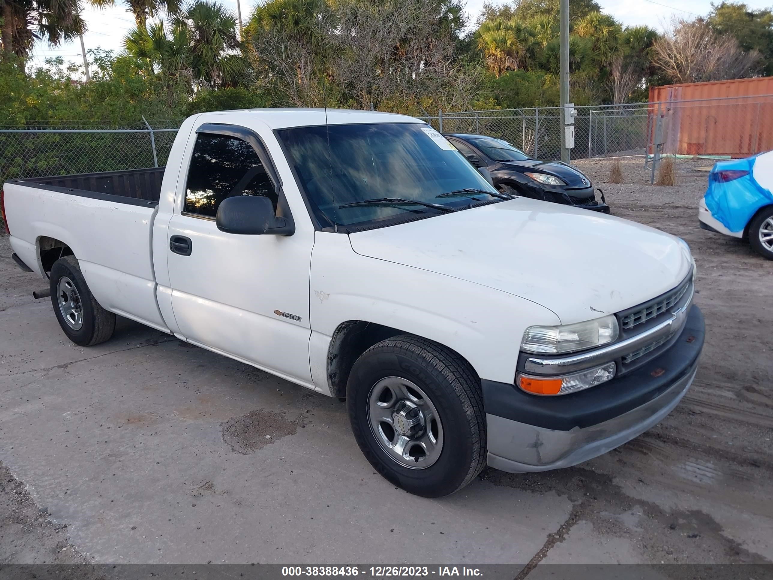 CHEVROLET SILVERADO 2000 1gcec14v7ye141302