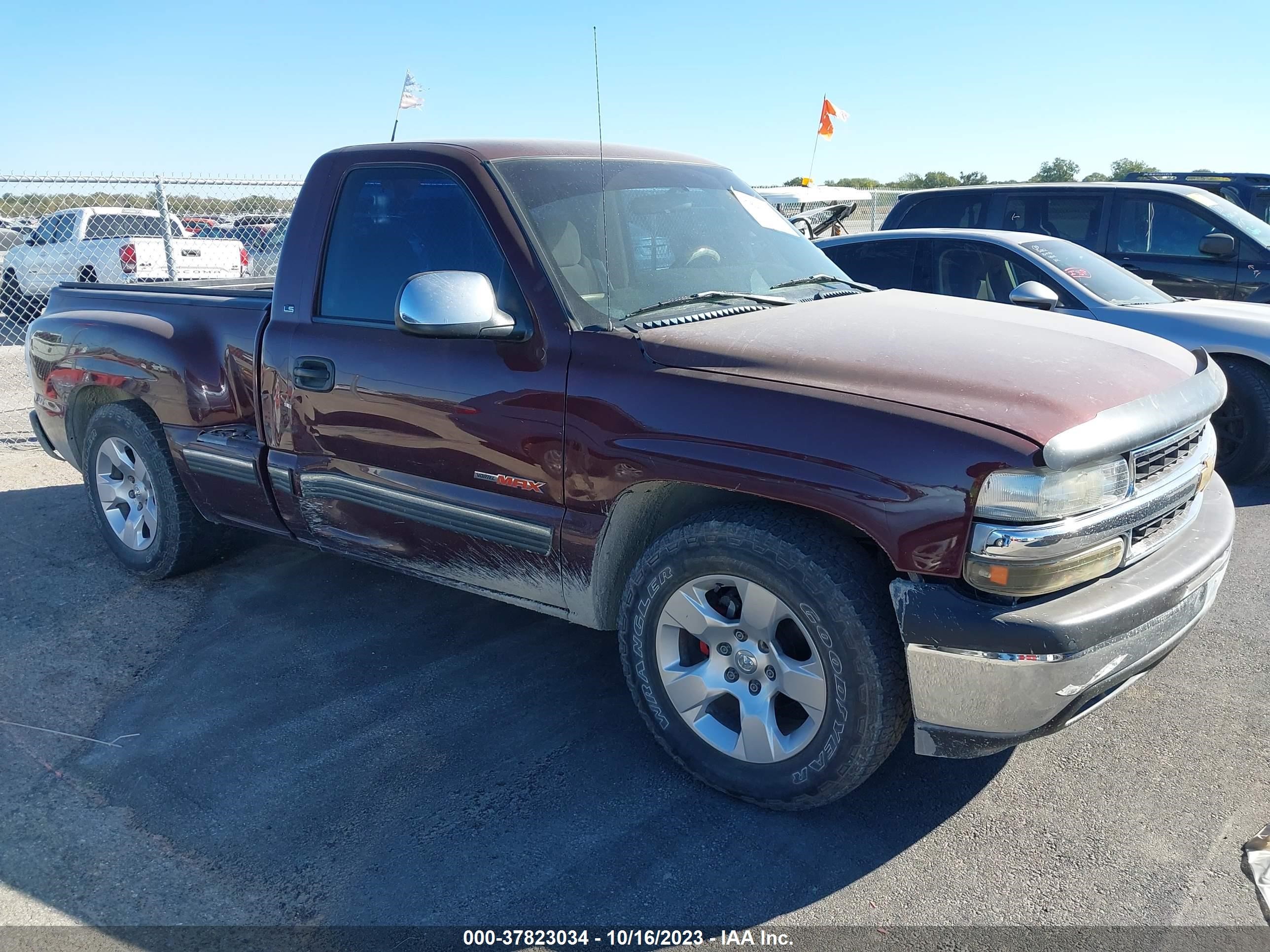 CHEVROLET SILVERADO 2000 1gcec14v7yz223846