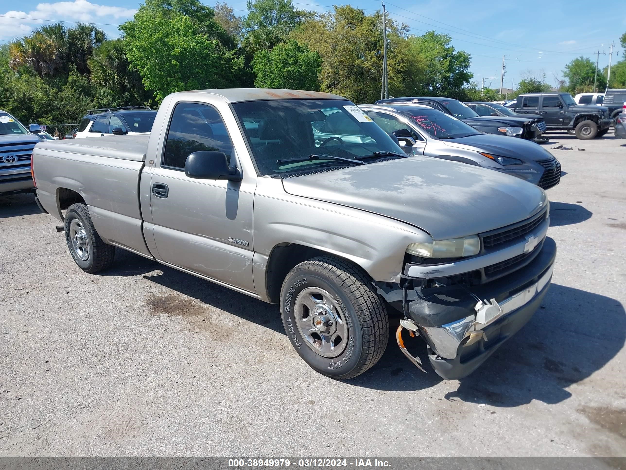 CHEVROLET SILVERADO 2000 1gcec14w0ye270846