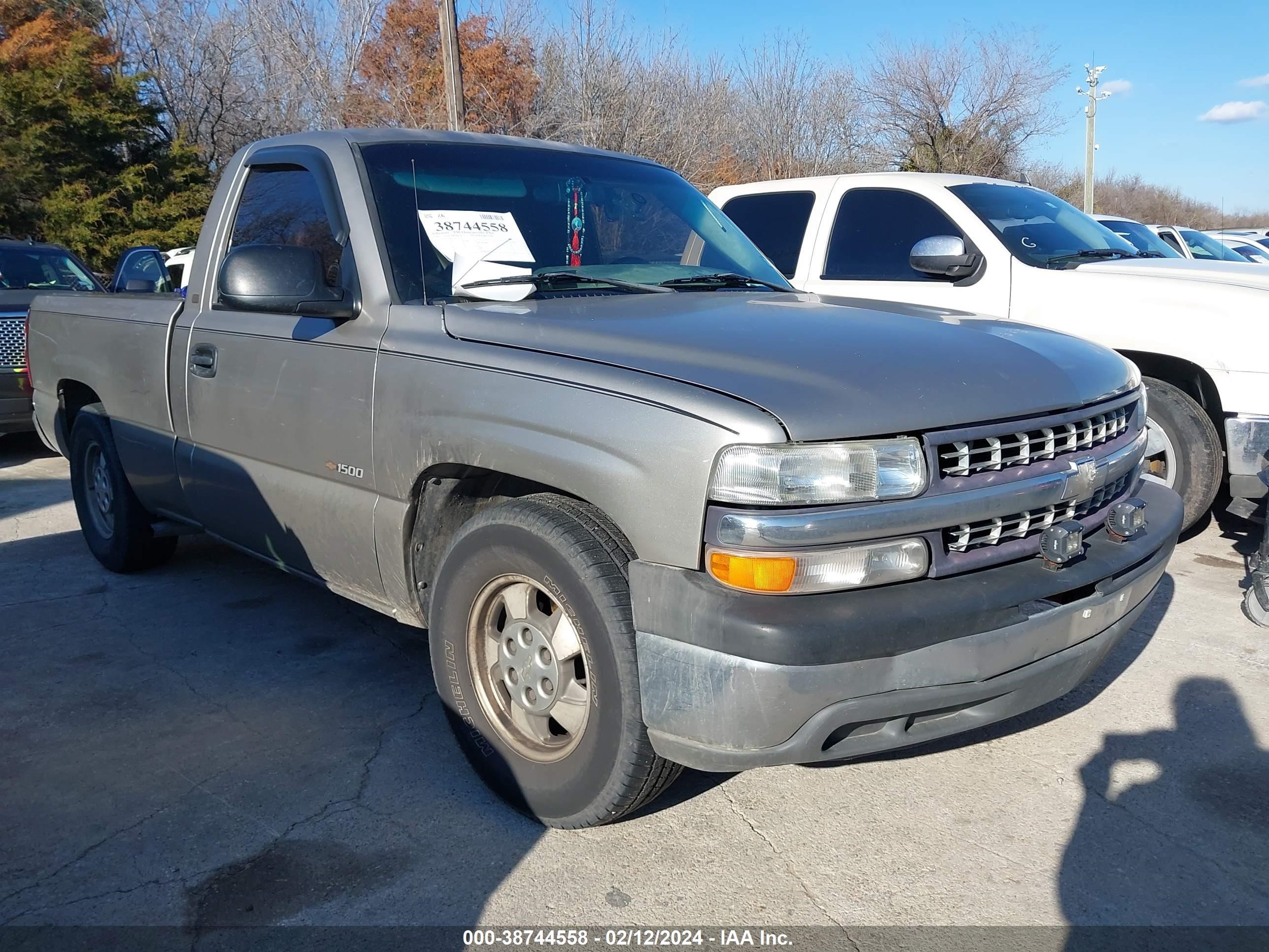 CHEVROLET SILVERADO 2000 1gcec14w6yz315216