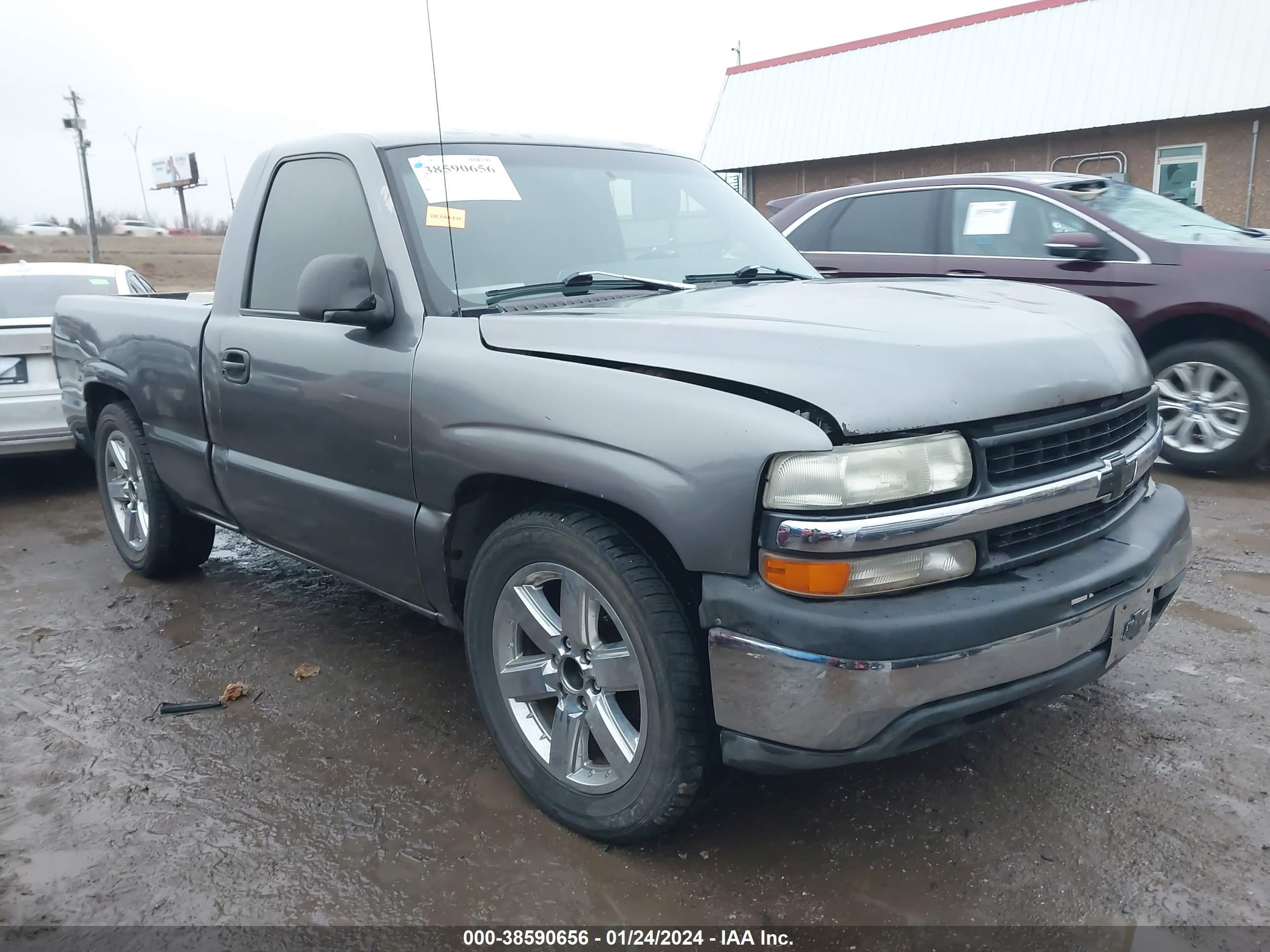 CHEVROLET SILVERADO 2000 1gcec14w8yz162855