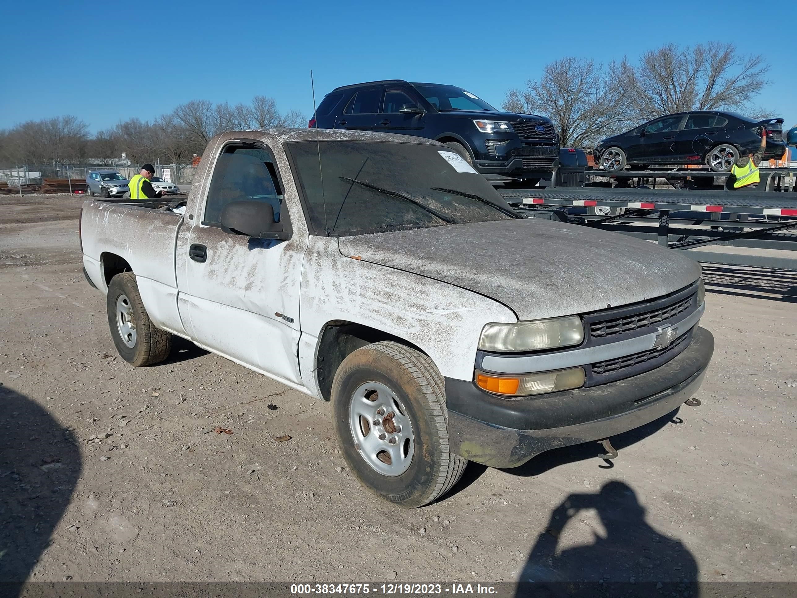 CHEVROLET SILVERADO 2000 1gcec14w8yz342353