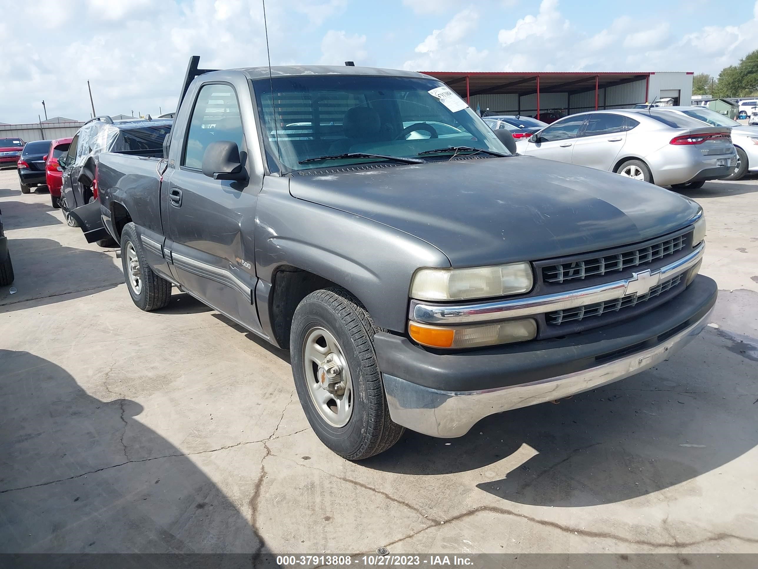 CHEVROLET SILVERADO 2000 1gcec14w9yz123479