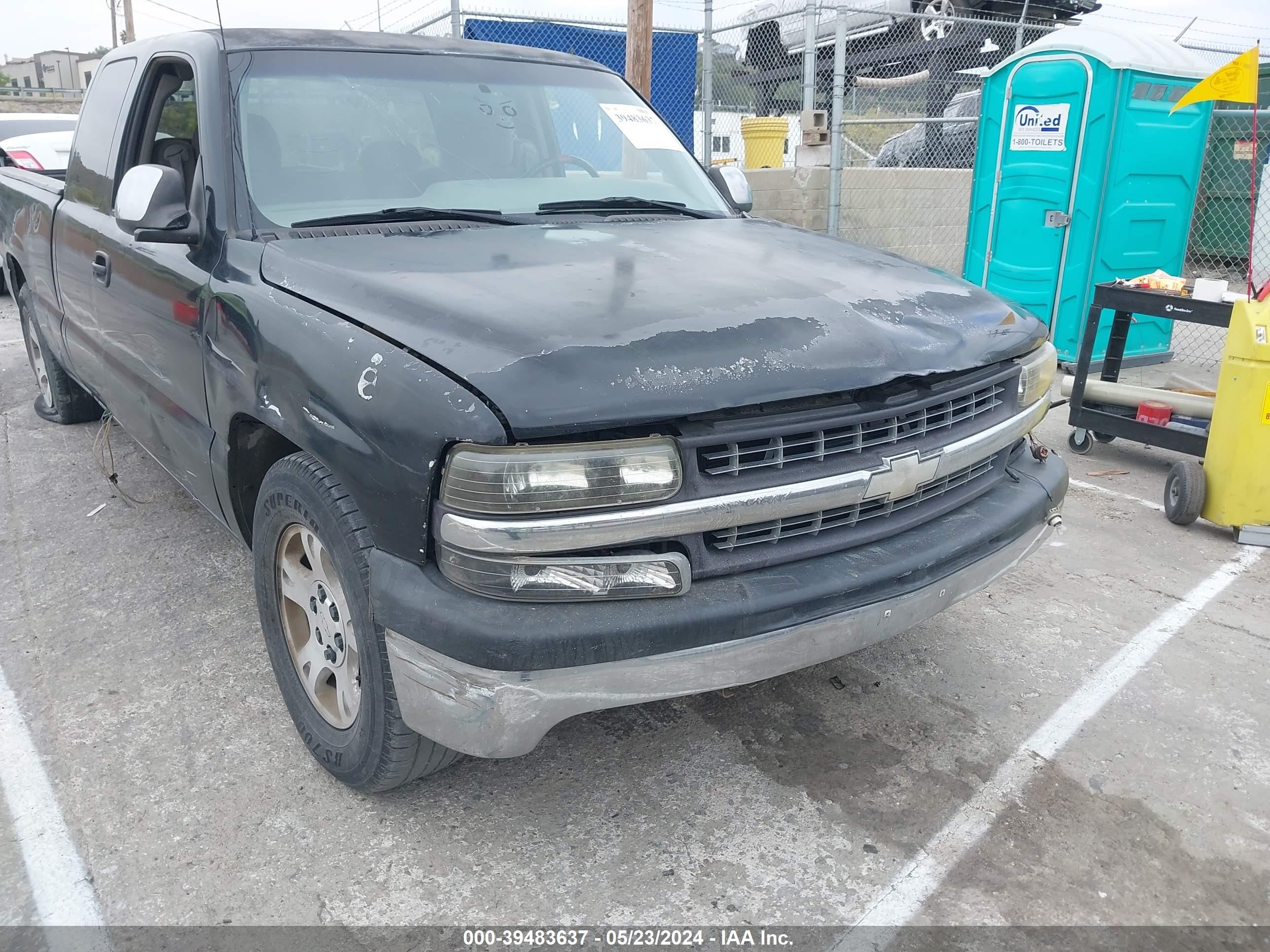 CHEVROLET SILVERADO 2000 1gcec19t0yz141402