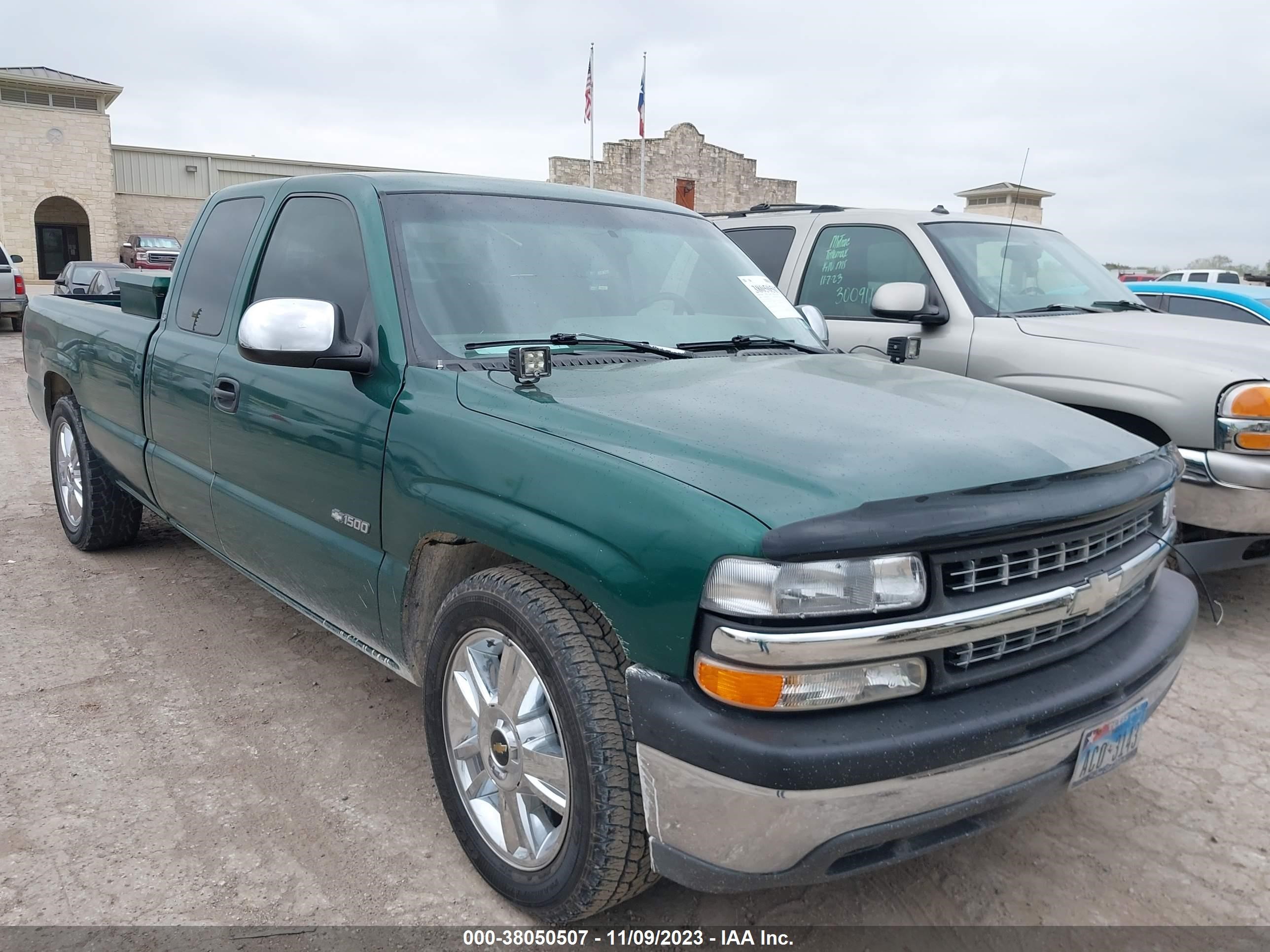 CHEVROLET SILVERADO 2000 1gcec19t4ye256138