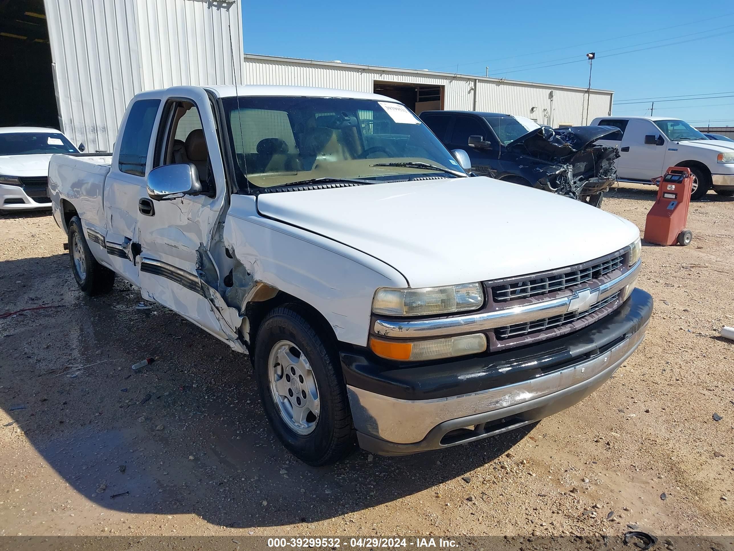 CHEVROLET SILVERADO 2000 1gcec19t6yz119274