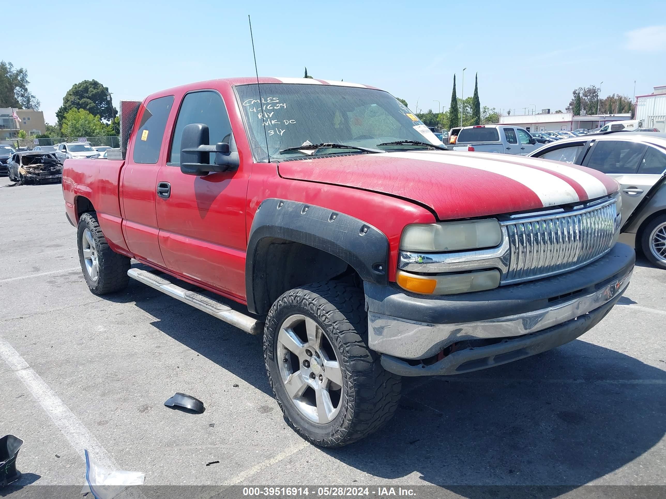 CHEVROLET SILVERADO 2000 1gcec19t7yz117310