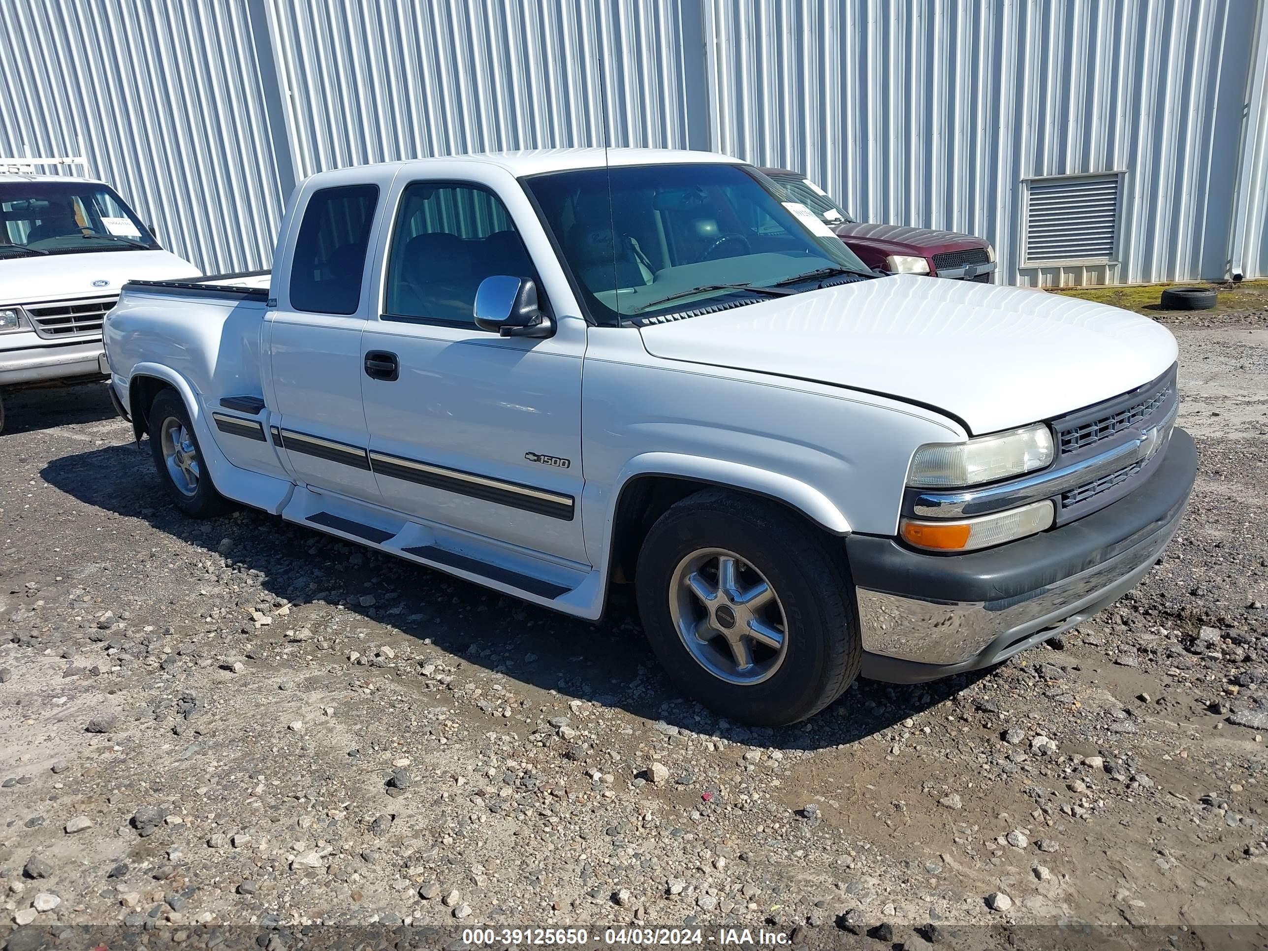 CHEVROLET SILVERADO 2000 1gcec19t7yz324182