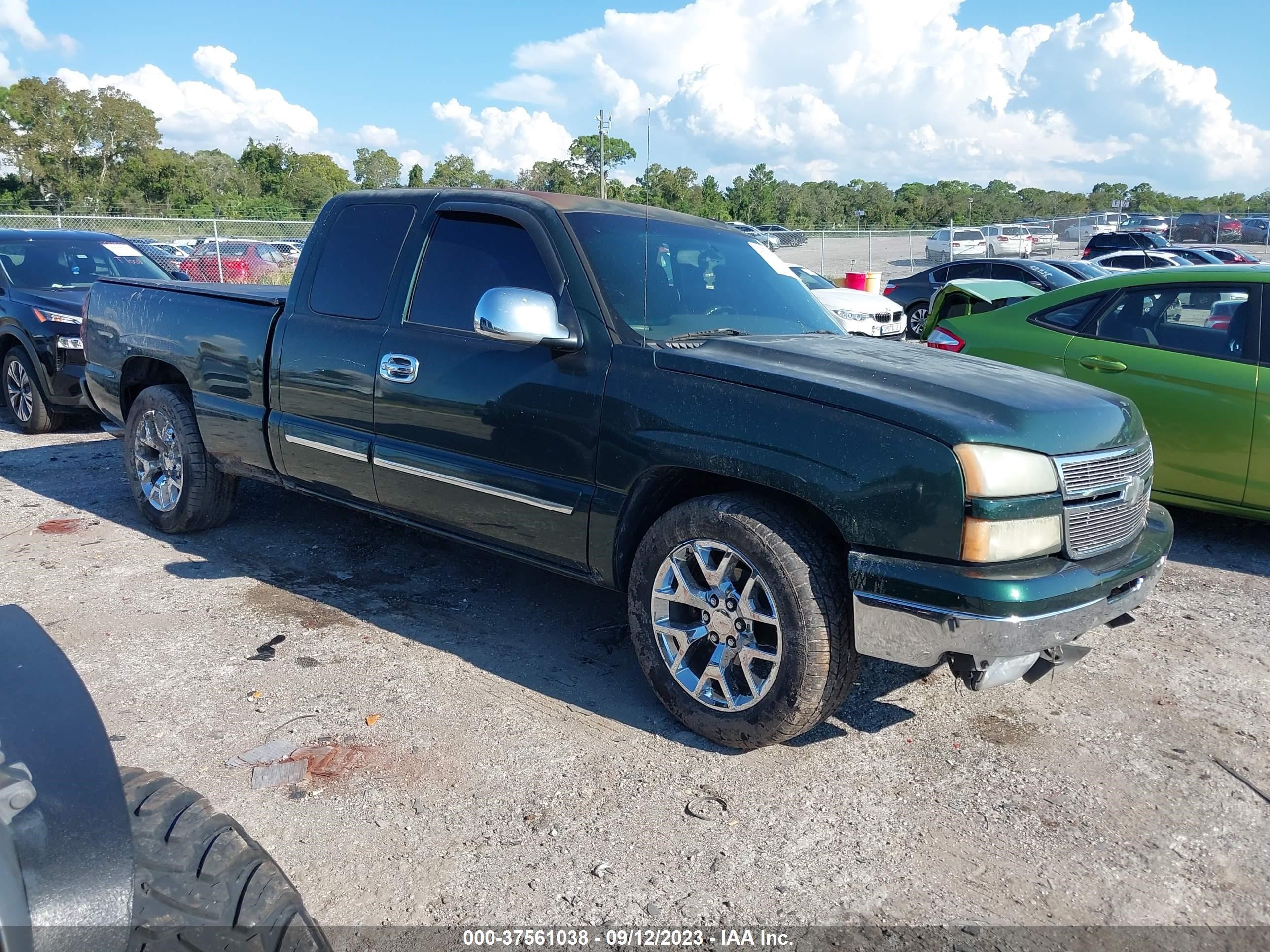 CHEVROLET SILVERADO 2006 1gcec19t86z181126