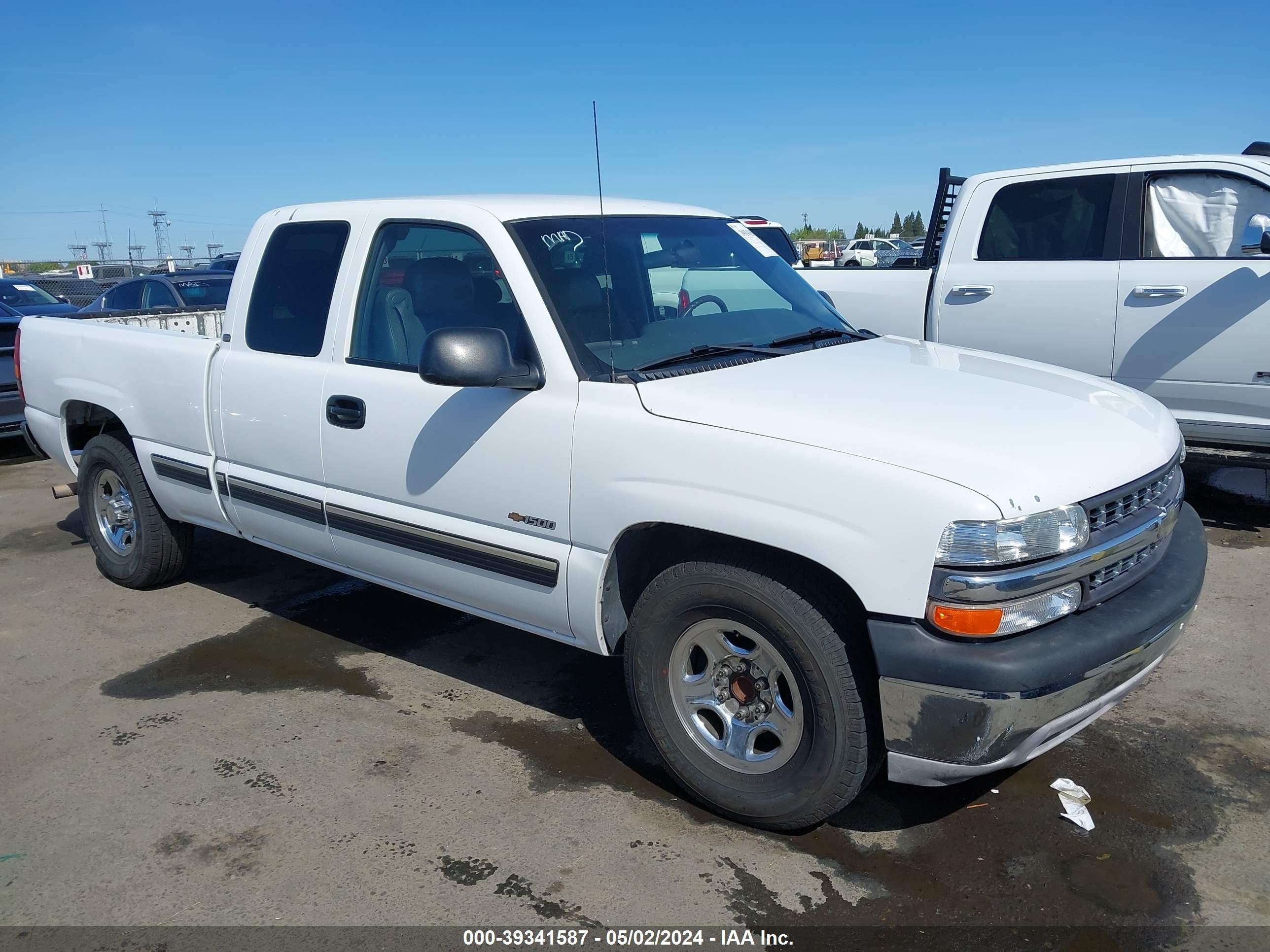 CHEVROLET SILVERADO 2000 1gcec19w5yz284257