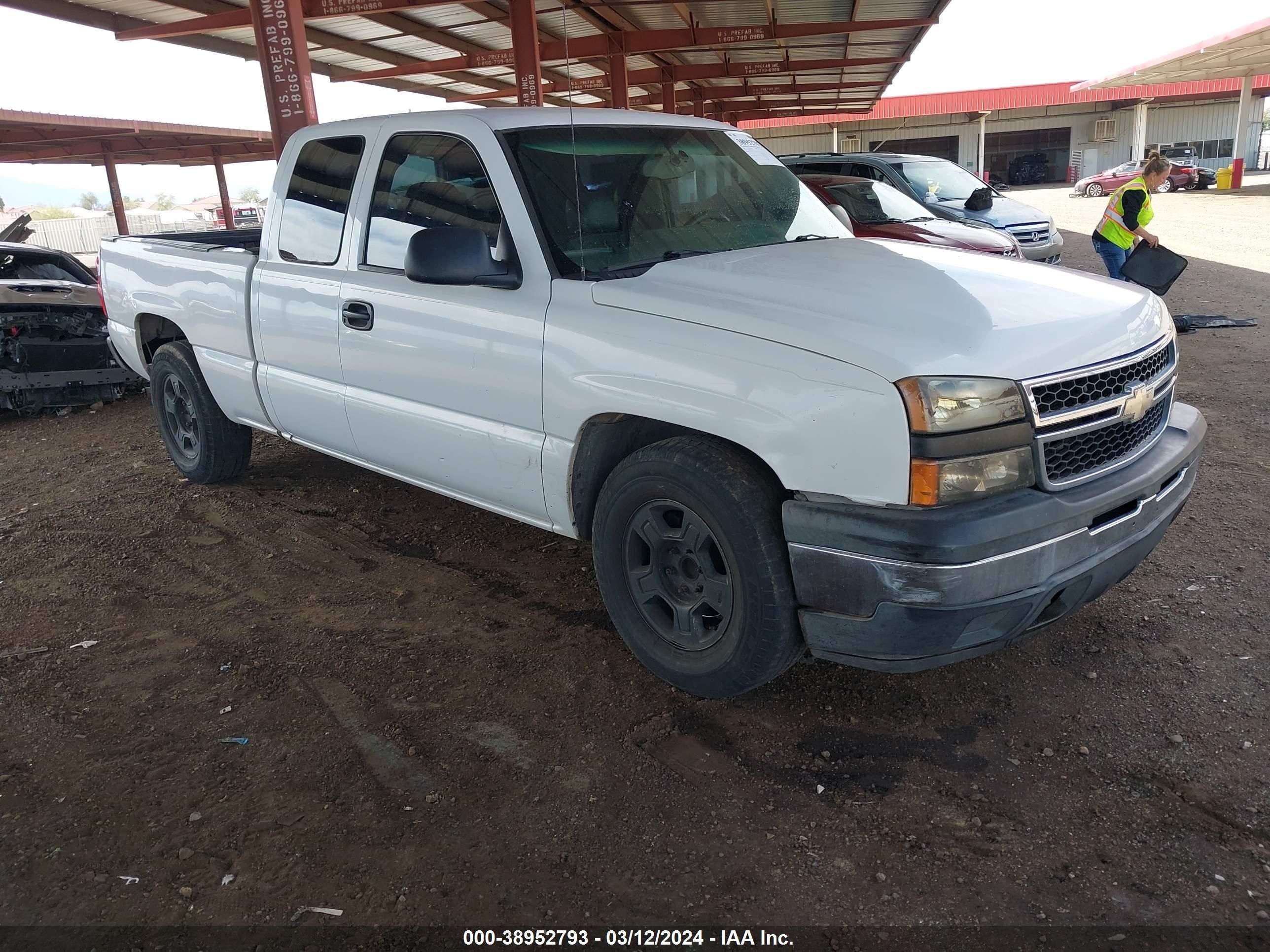 CHEVROLET SILVERADO 2006 1gcec19x06z252449