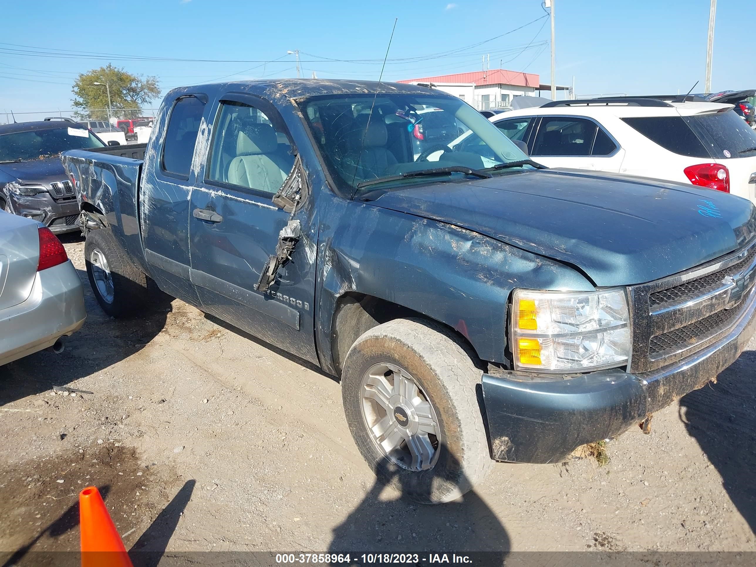 CHEVROLET SILVERADO 2007 1gcek19027z617236