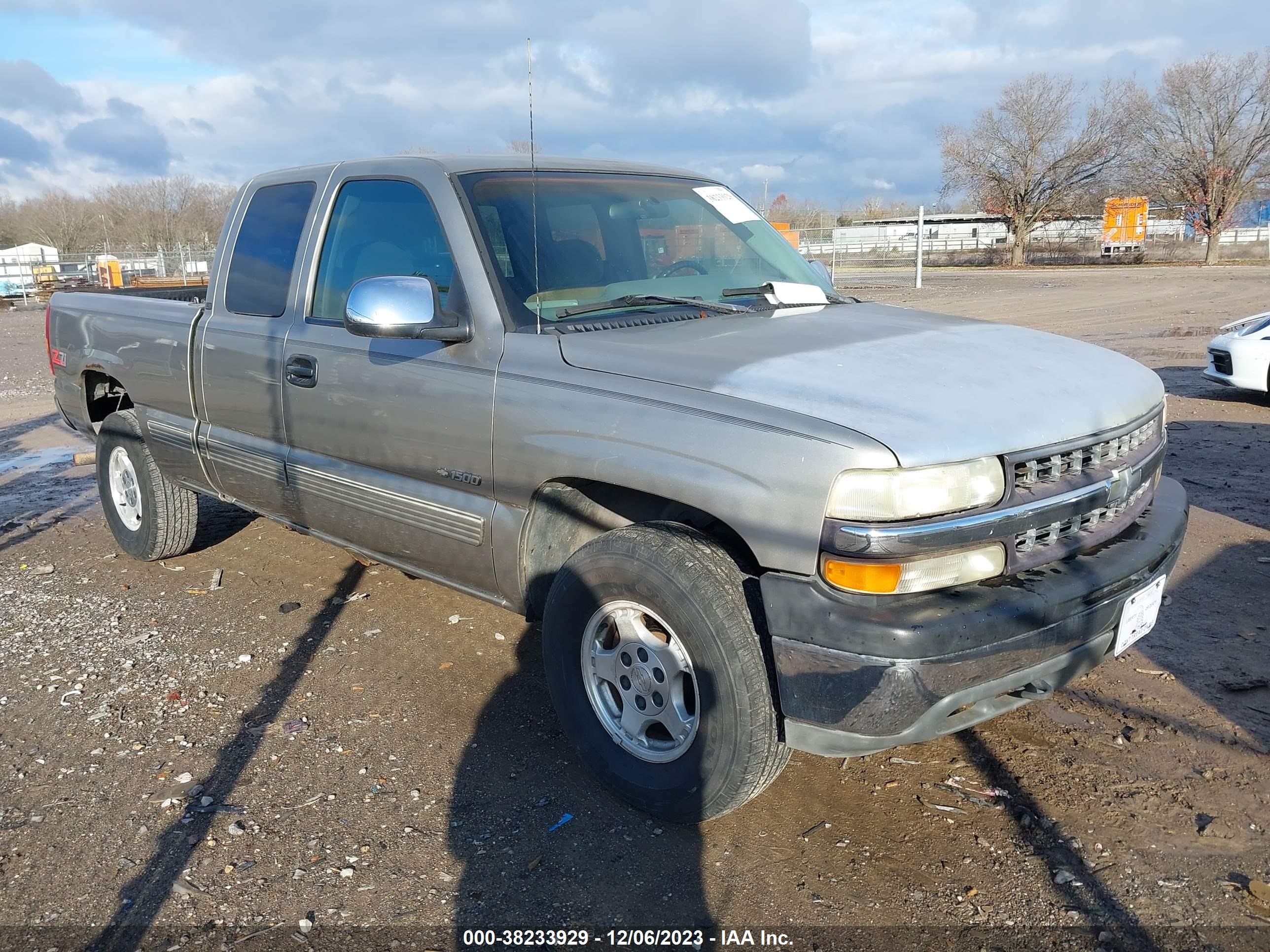 CHEVROLET SILVERADO 1999 1gcek19txxe155803