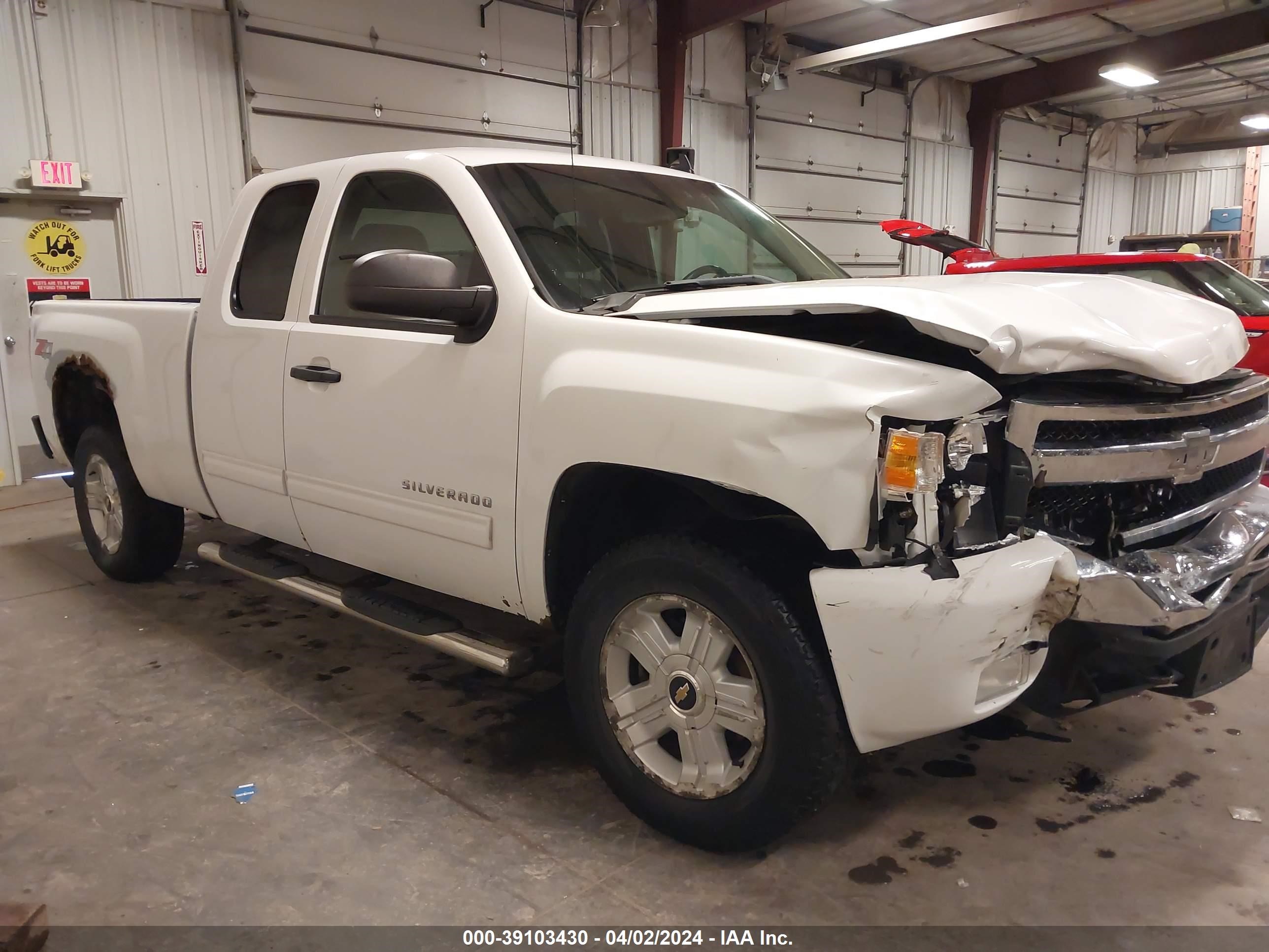 CHEVROLET SILVERADO 2011 1gcrkse38bz337546