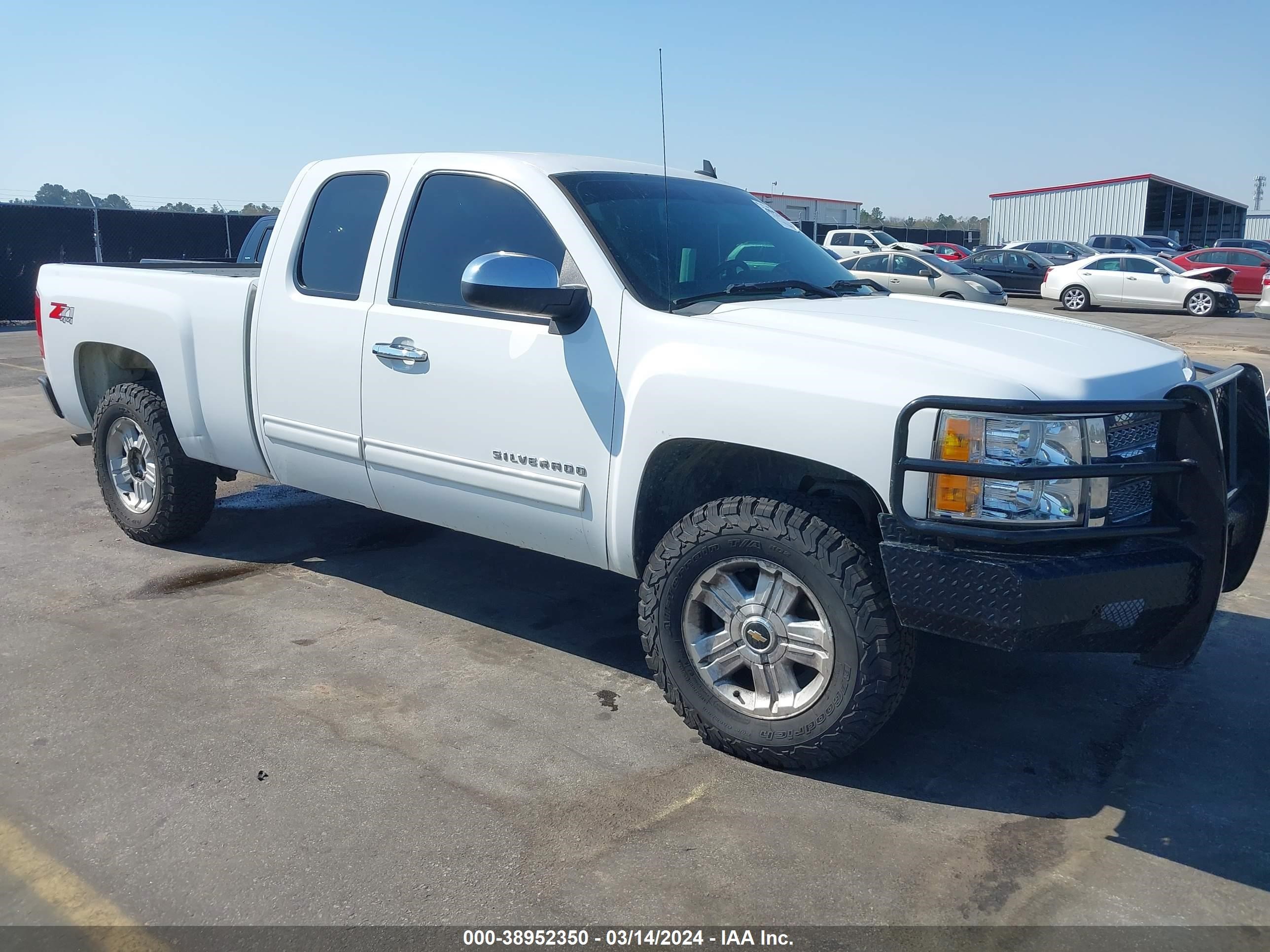 CHEVROLET SILVERADO 2011 1gcrkse39bz369566