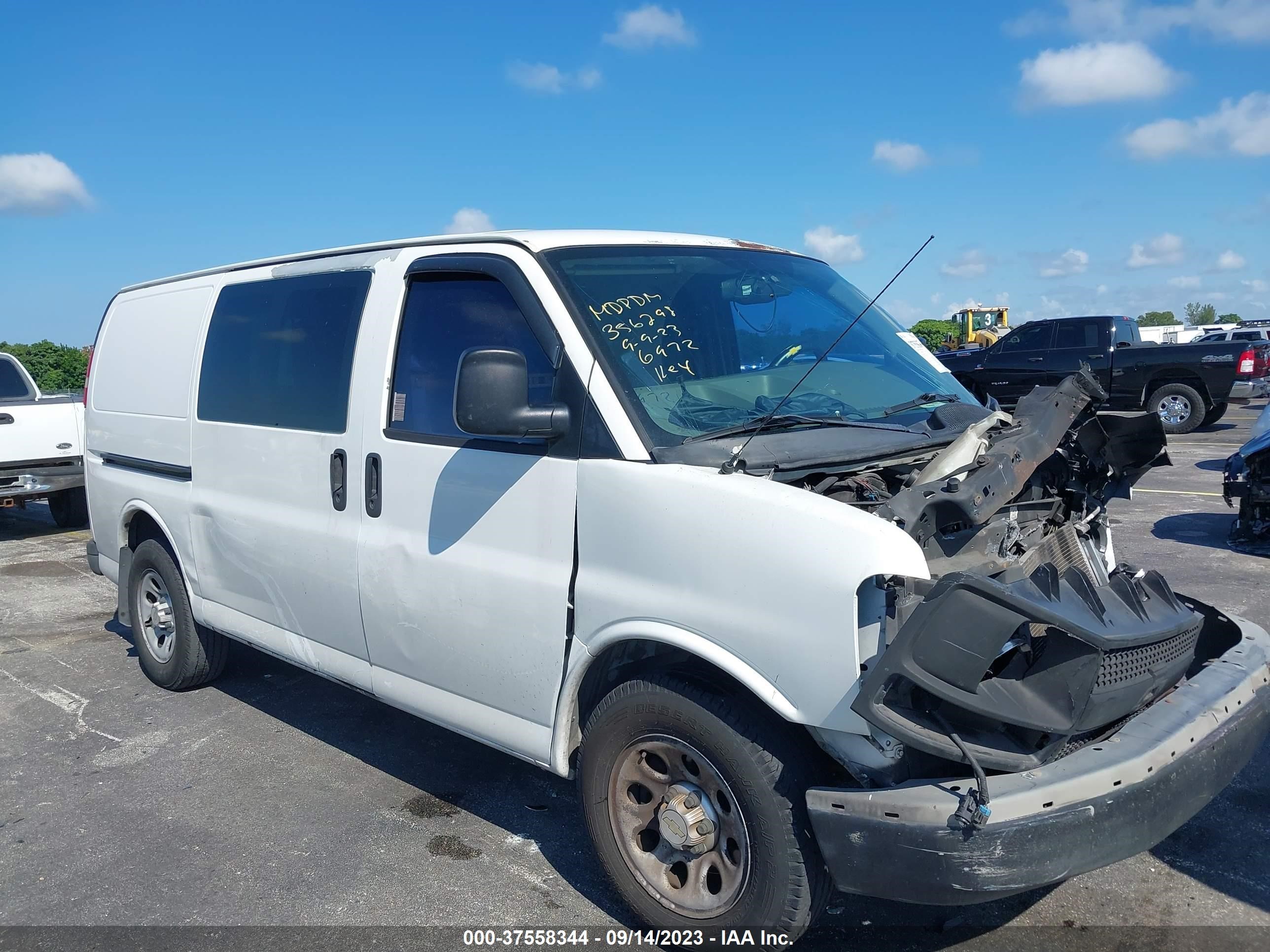 CHEVROLET EXPRESS 2011 1gcsgafxxb1136972