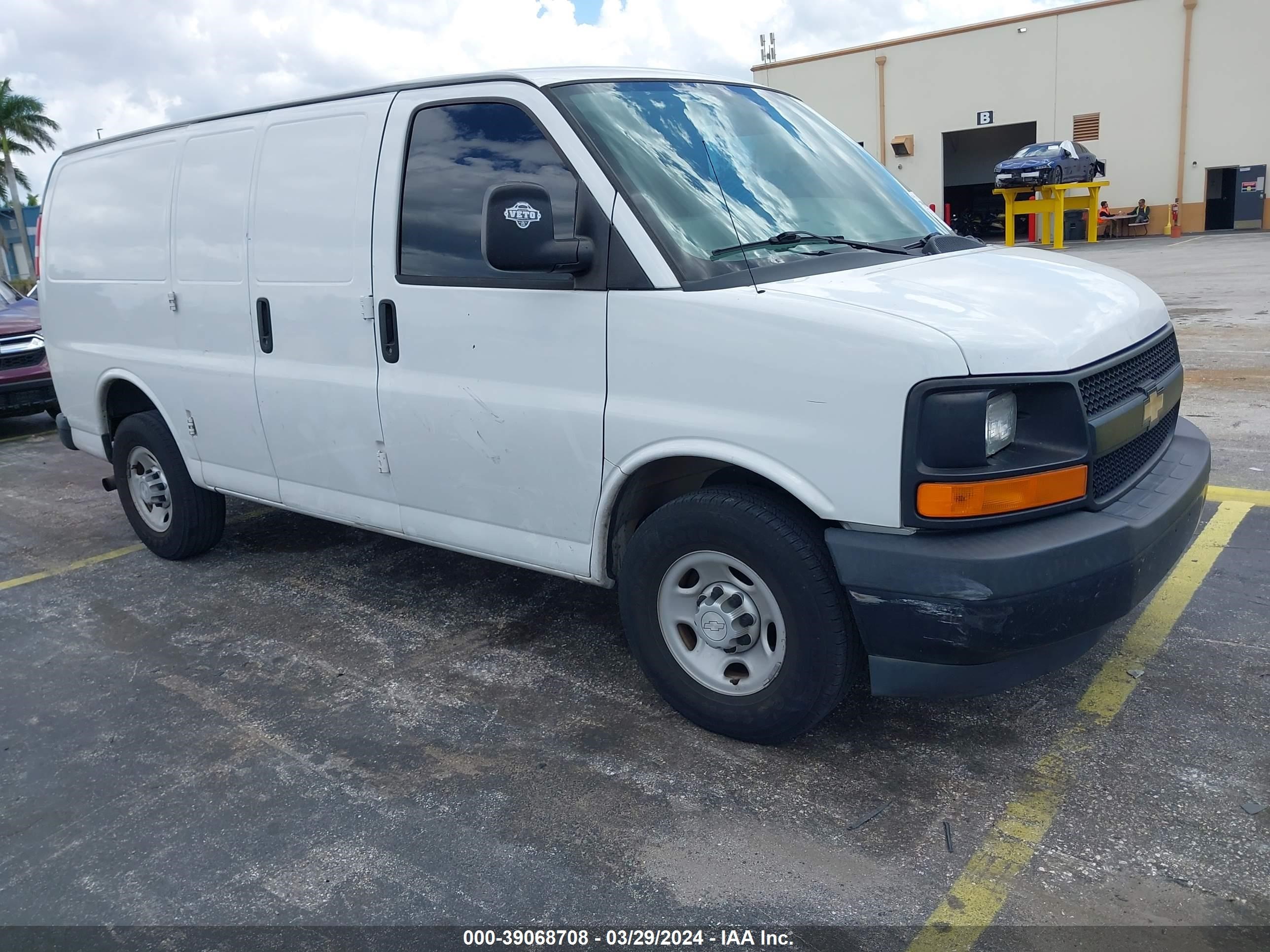 CHEVROLET EXPRESS 2017 1gcwgaff7h1122965