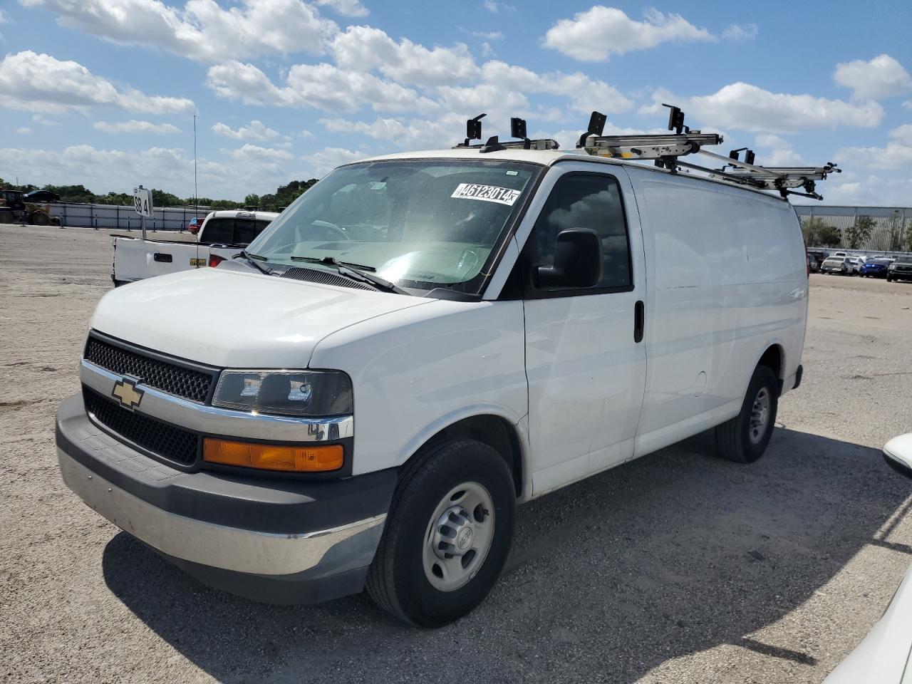 CHEVROLET EXPRESS 2017 1gcwgafg8h1117783